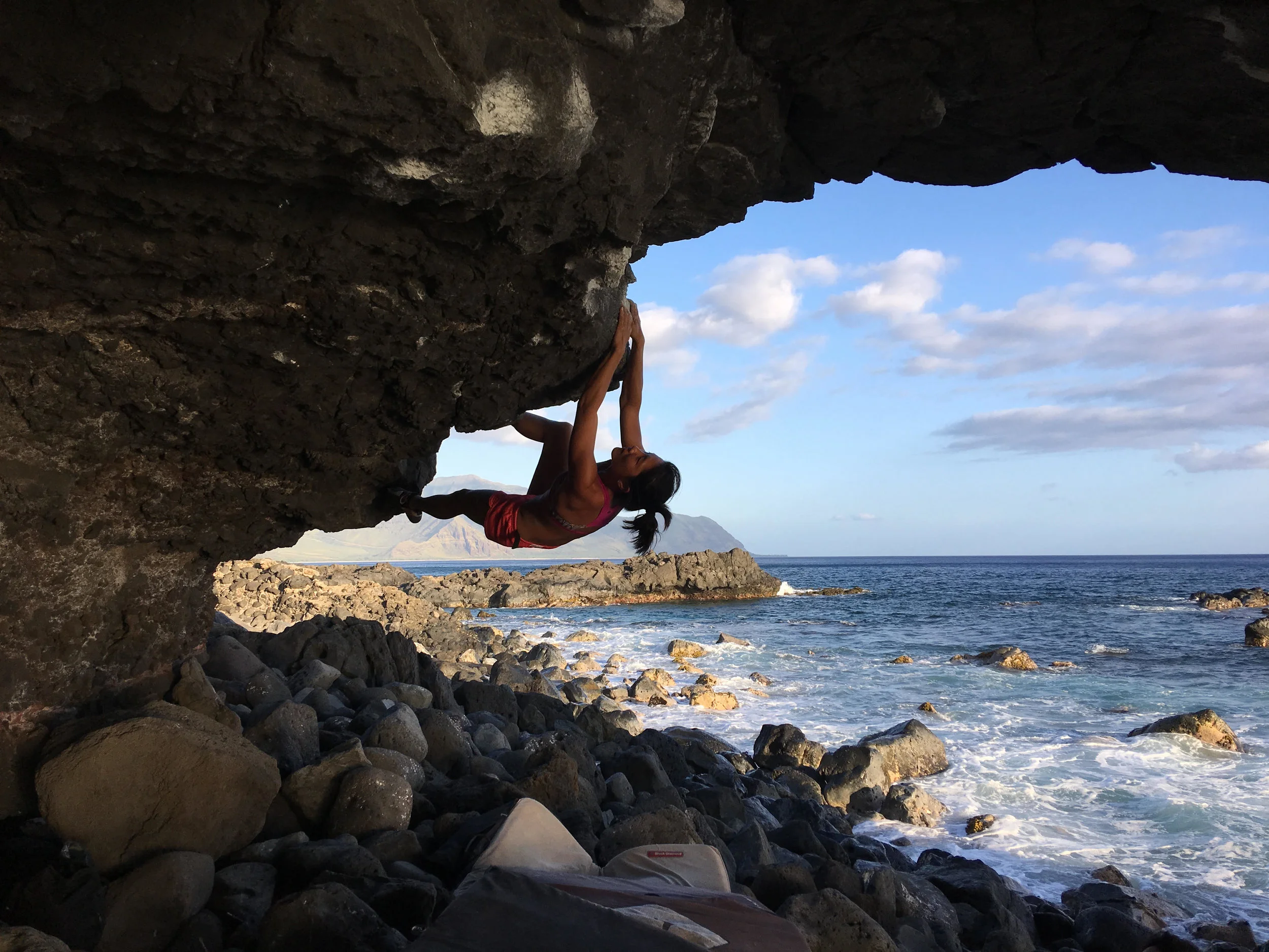 Wai Yi working the moves on Bottom Rock, V10 at the Arch (Photo credit: Trisha Maxwell)