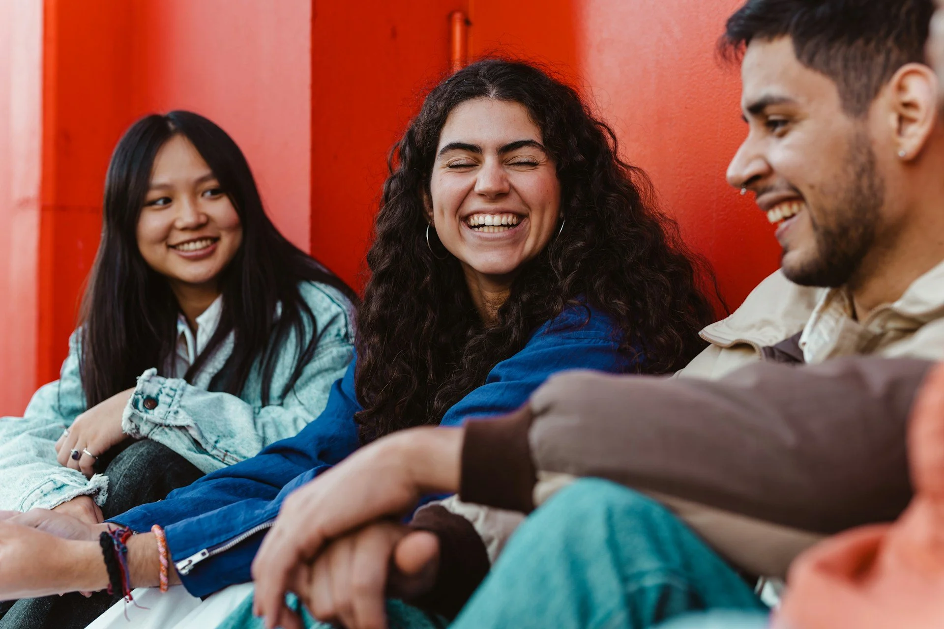 6 Ways to Make Friends and Build Community in Your 30s