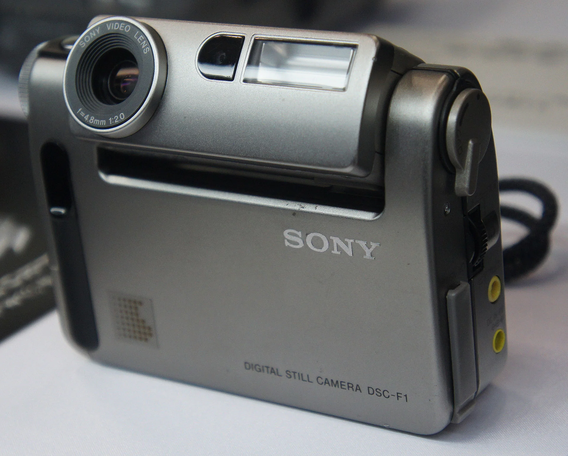 Sony Cyber-shot DSC-F1 