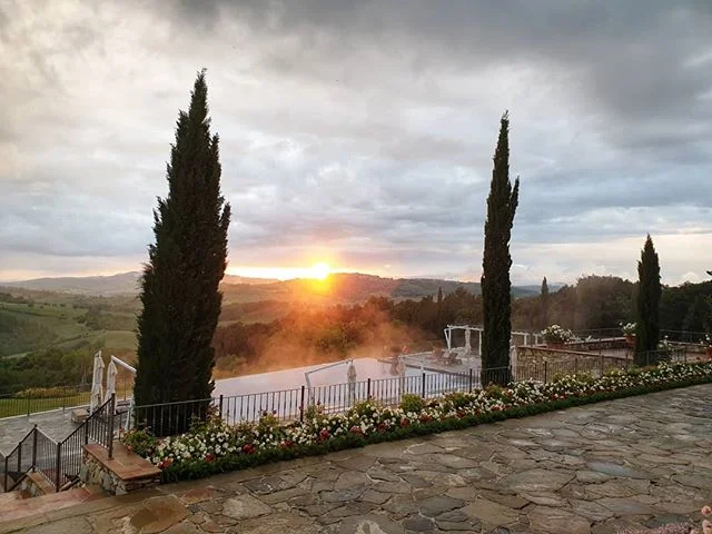 I've taken so many photos of the rolling hills but this might be the best #tuscany #italy🇮🇹 #conference #incentive #villa