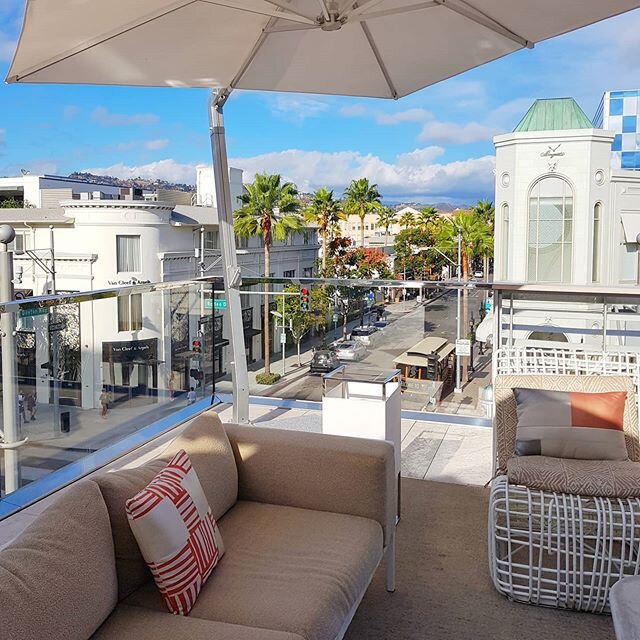 Who doesn't love a rooftop, the LV store on Rodeo Drive didn't disappoint 🌞
#LA