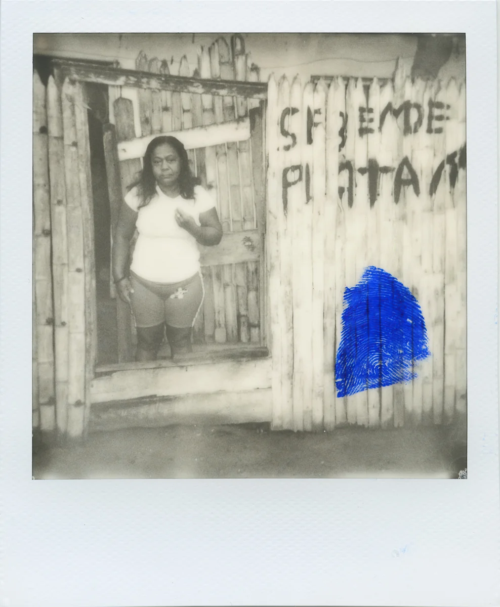 [Maria did not know how to write but she decided to leave her fingerprint]