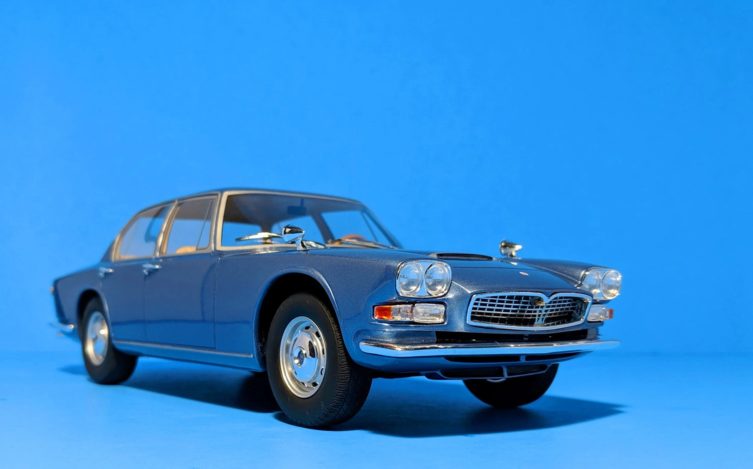 BoS Models 1:18 Maserati Quattroporte