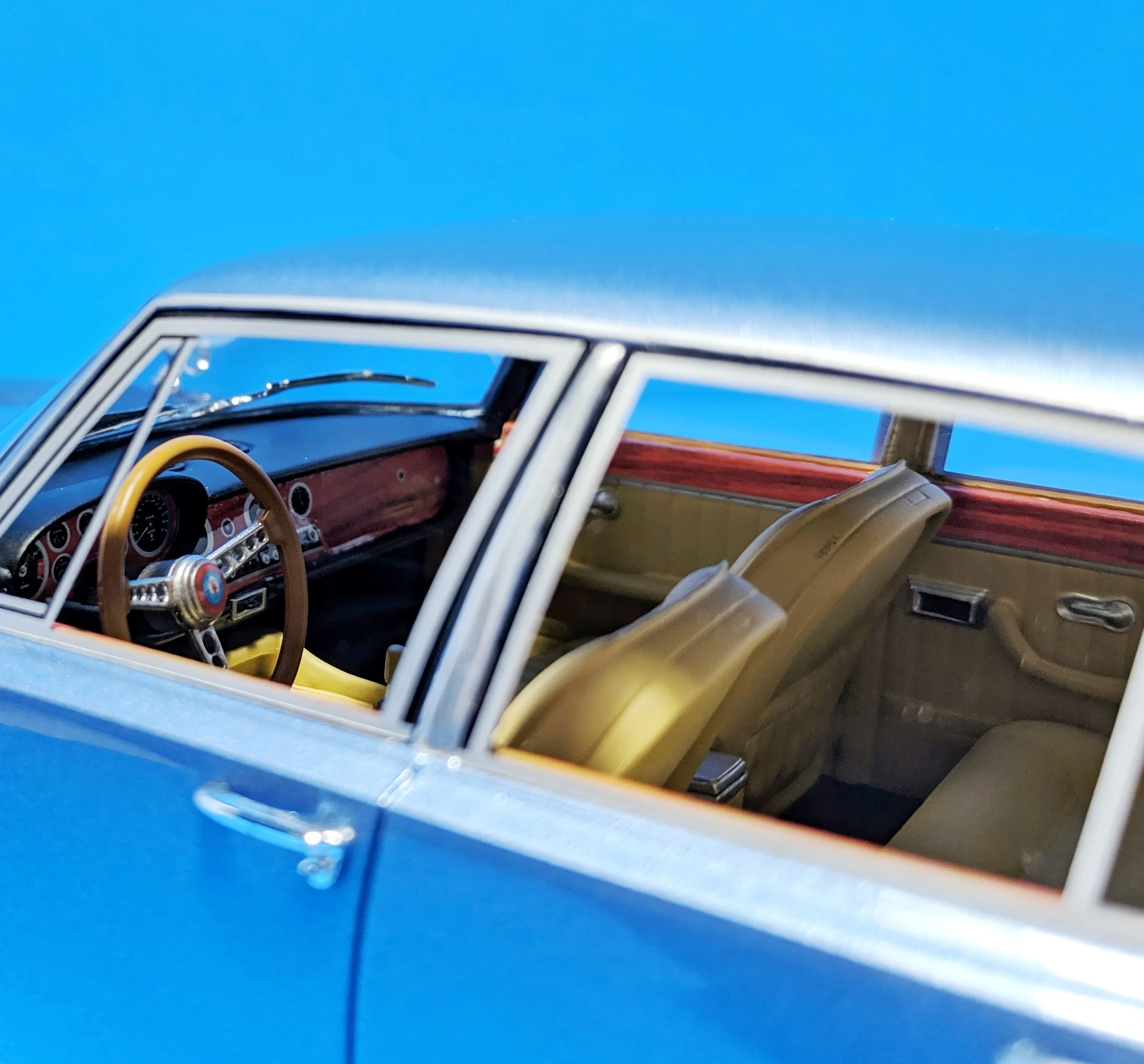 BoS Models 1:18 Maserati Quattroporte