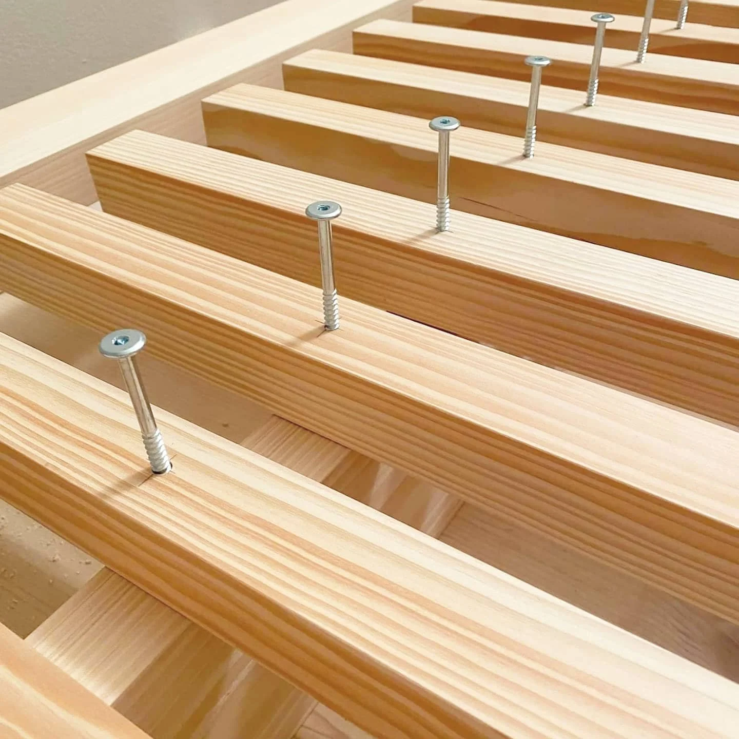 The bed has been designed in 200 x 180 for a customer wanting it in solid scandinavian douglas wood.