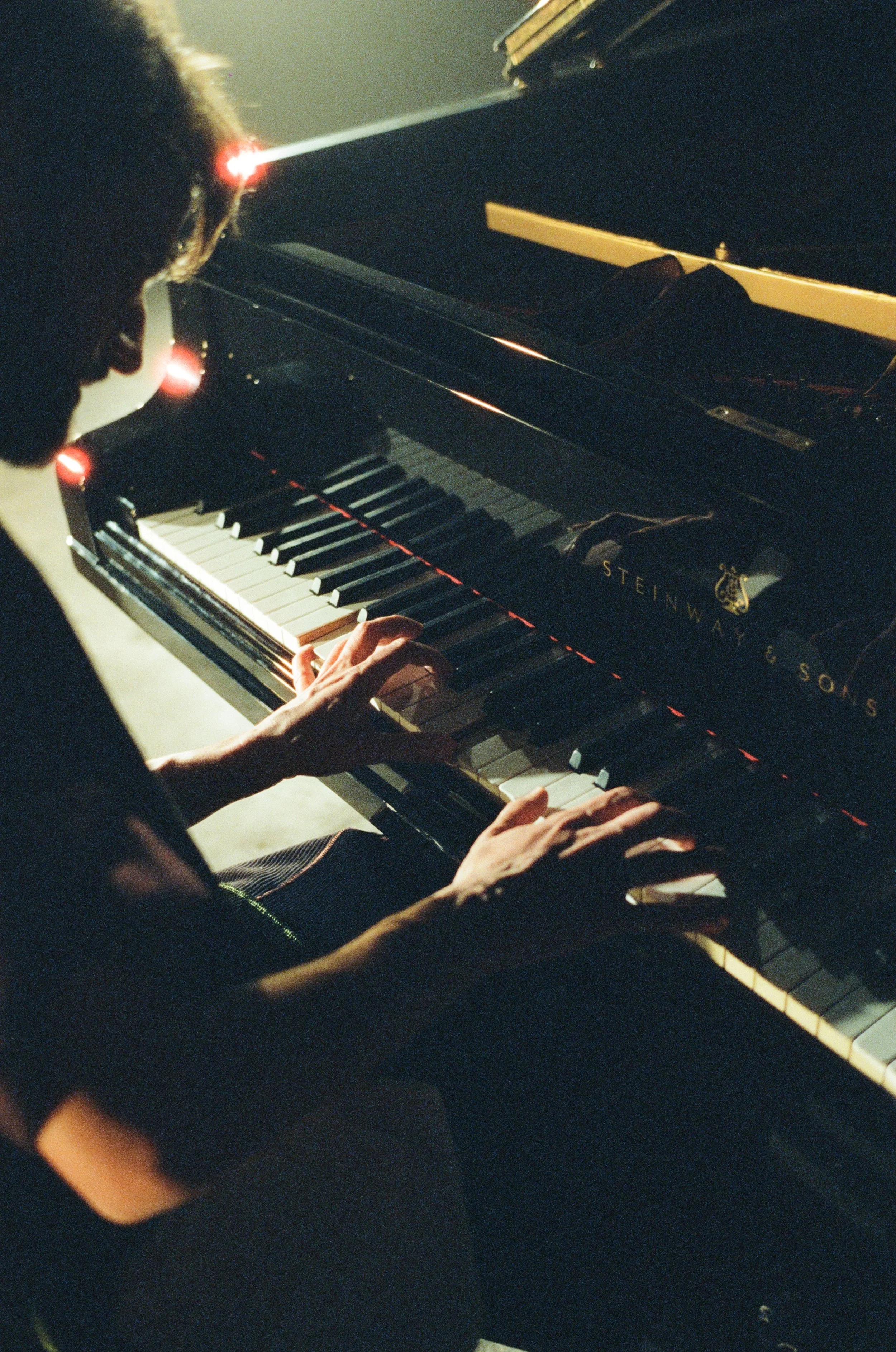 Live at Kühlhaus Berlin / photo credit: Leon Ramon Meyer
