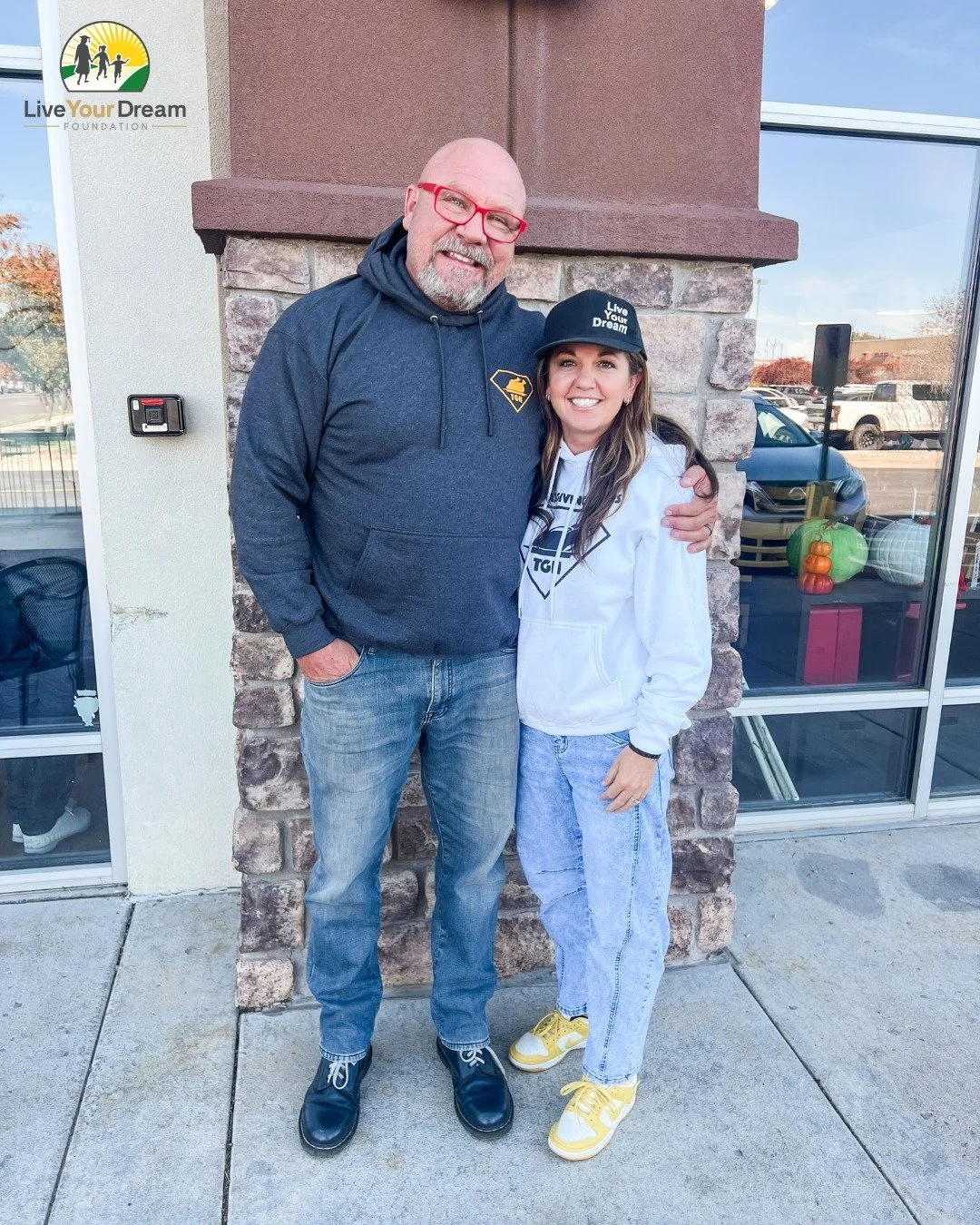What&rsquo;s your Thanksgiving serving tradition?

Our friend Rob Adams, founder of @thanksgivingheroes_slc, has an amazing opportunity coming up. This is when volunteers pull up, pick up full Thanksgiving meals, and deliver them to families in need.