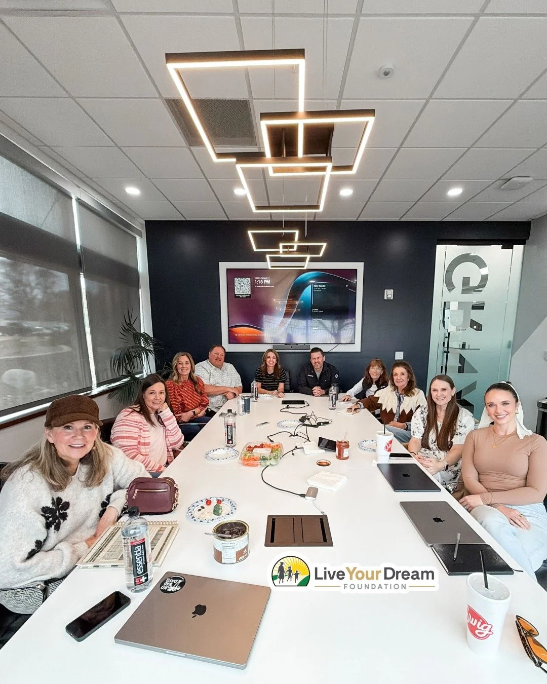 Behind every scholarship is a board that believes in the power of single moms. 💛 💚 
Grateful for the dedicated leaders of Live Your Dream Foundation who give their time, vision, and hearts to help moms pursue education and build brighter futures. #