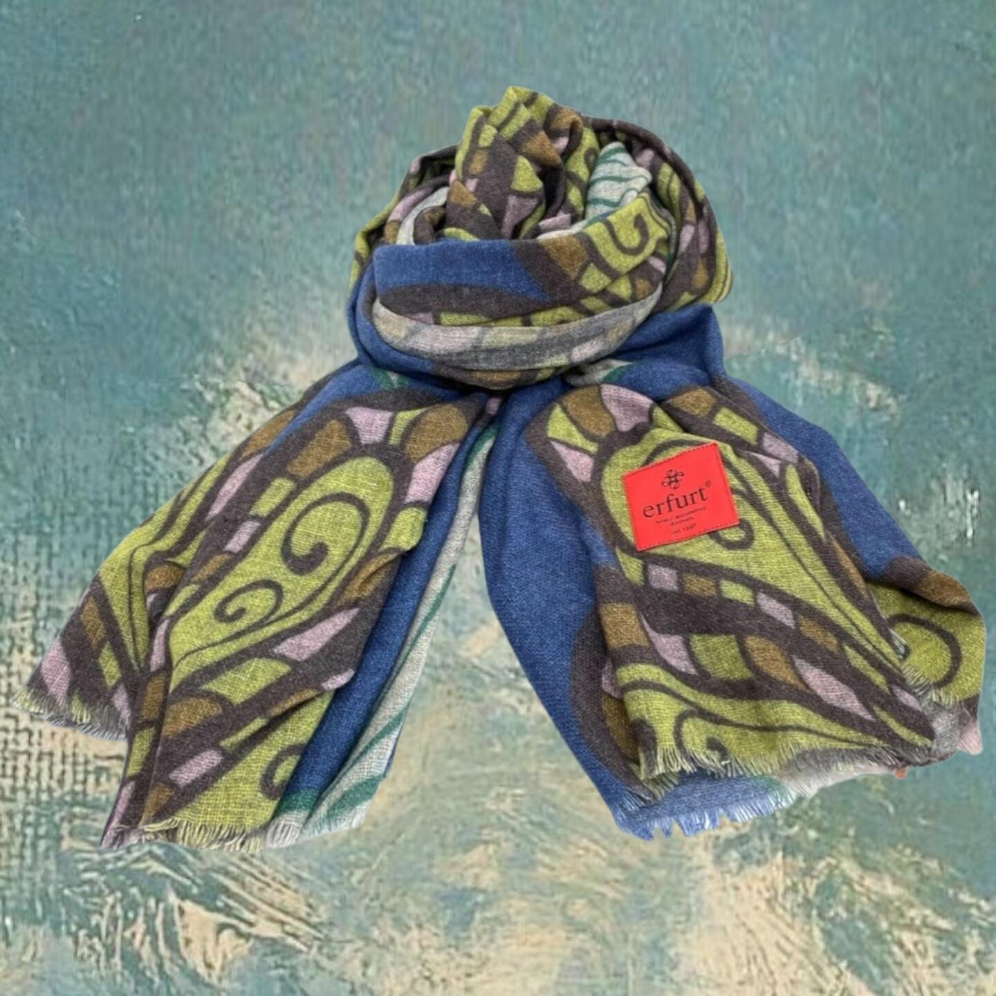 Soft lambswool printed paisley scarf Buy now. Free Worldwide shipping on orders over &euro;120,- @erfurtluxury 💙 #softscarves #luxury #paisley #freeworldwideshipping #foulard #&eacute;charpe #sciarpa #bufandas #schal 💙