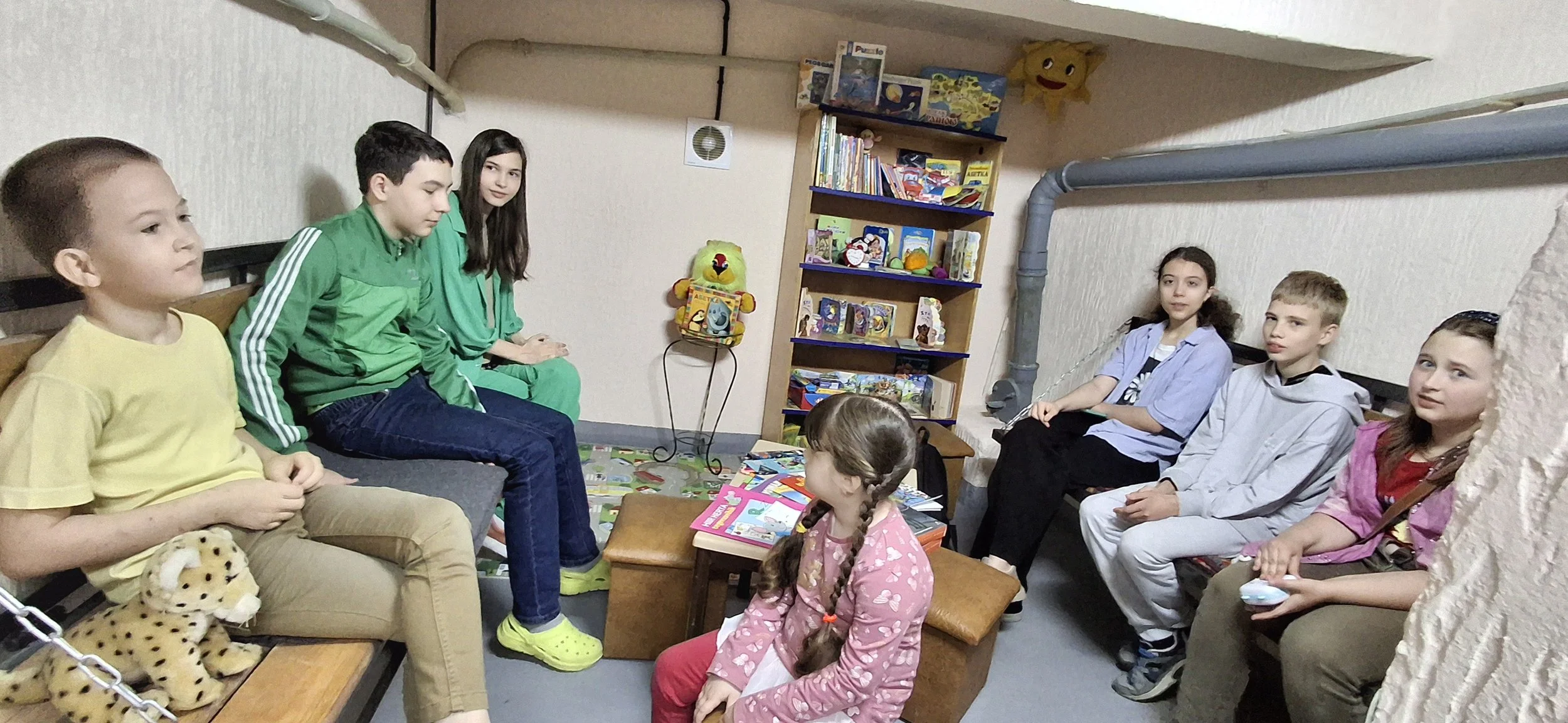 Під час обстрілу в укритті бібліотеки.jpg