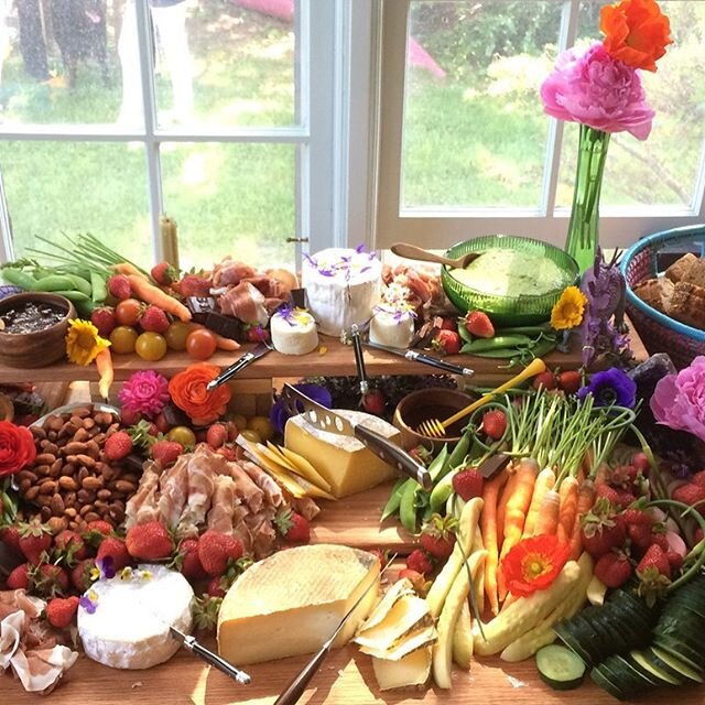 💐Spring will be here before you know it! Get snacks by Chroma Council for your next soir&eacute;e!🌺
.
.
.
.
.
#grazingtable #food #eatlocal #farmtotable #charcuterie #food52 #pvdeats #pvd #providence #ri #rhodeisland #spring