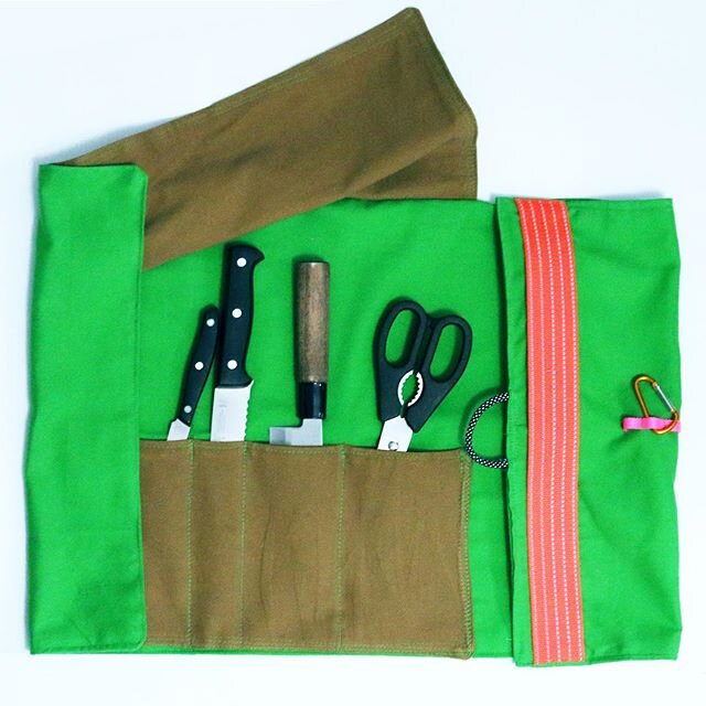 🔪New Knife Roll from our Workwear Accessories line! Also available in paintbrush and pencil size!🧰
.
.
.
.
.
.
#design #workwear #fashion #accessories #tools #organization #professional #chef #cook #foodie #kitchen #knife #kniferoll #work