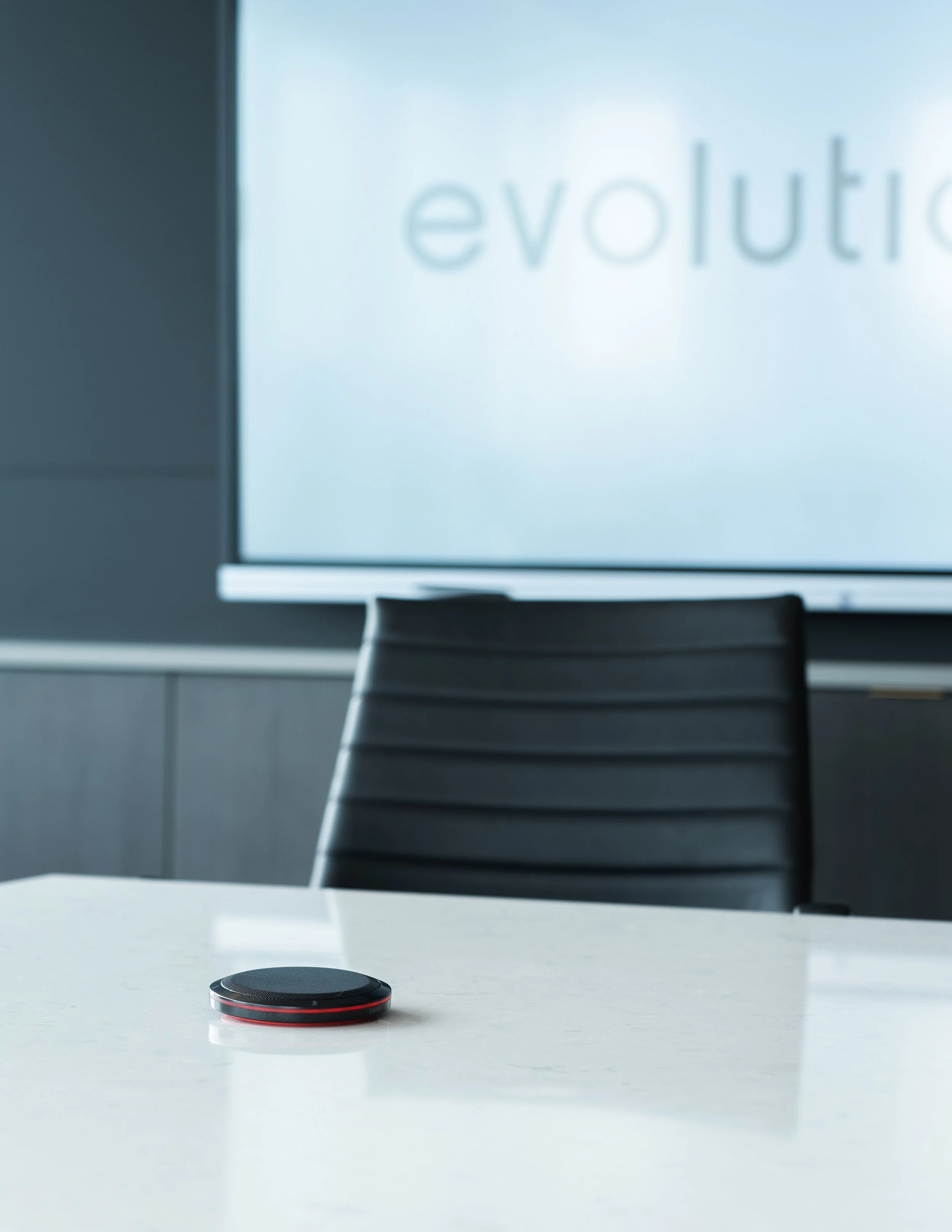 The Pros and Cons of BYOD in Corporate Meeting Spaces