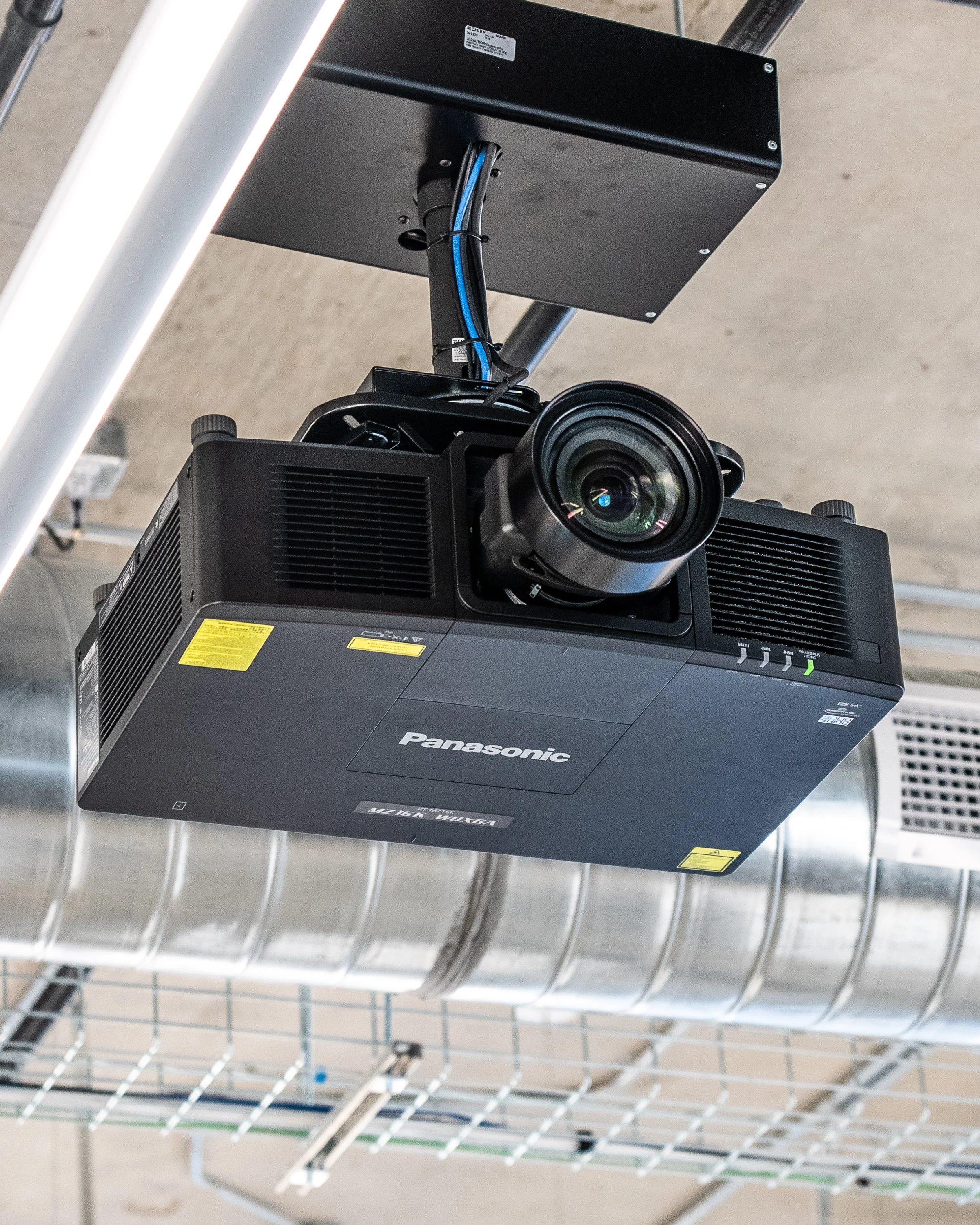 Commercial Projector Installation Canada | Evolution AV