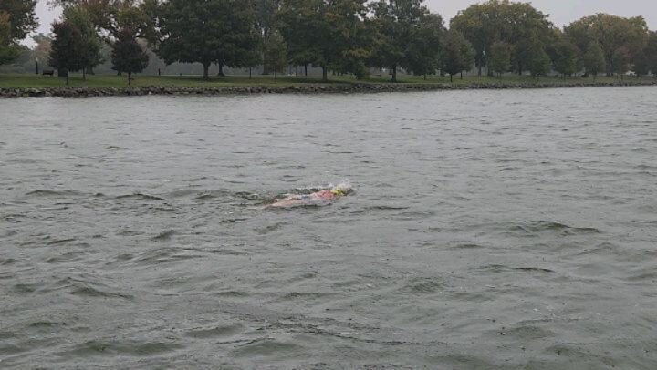 2 hours into the DC Marathon Swim.  Katie, Susan and thr Z Brothers proving their excellence in difficult conditions.  Water temp is 59.4F, rain and a head wind. Cheer them on!!!