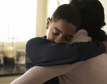 Boy-hugging-mom350x275.gif