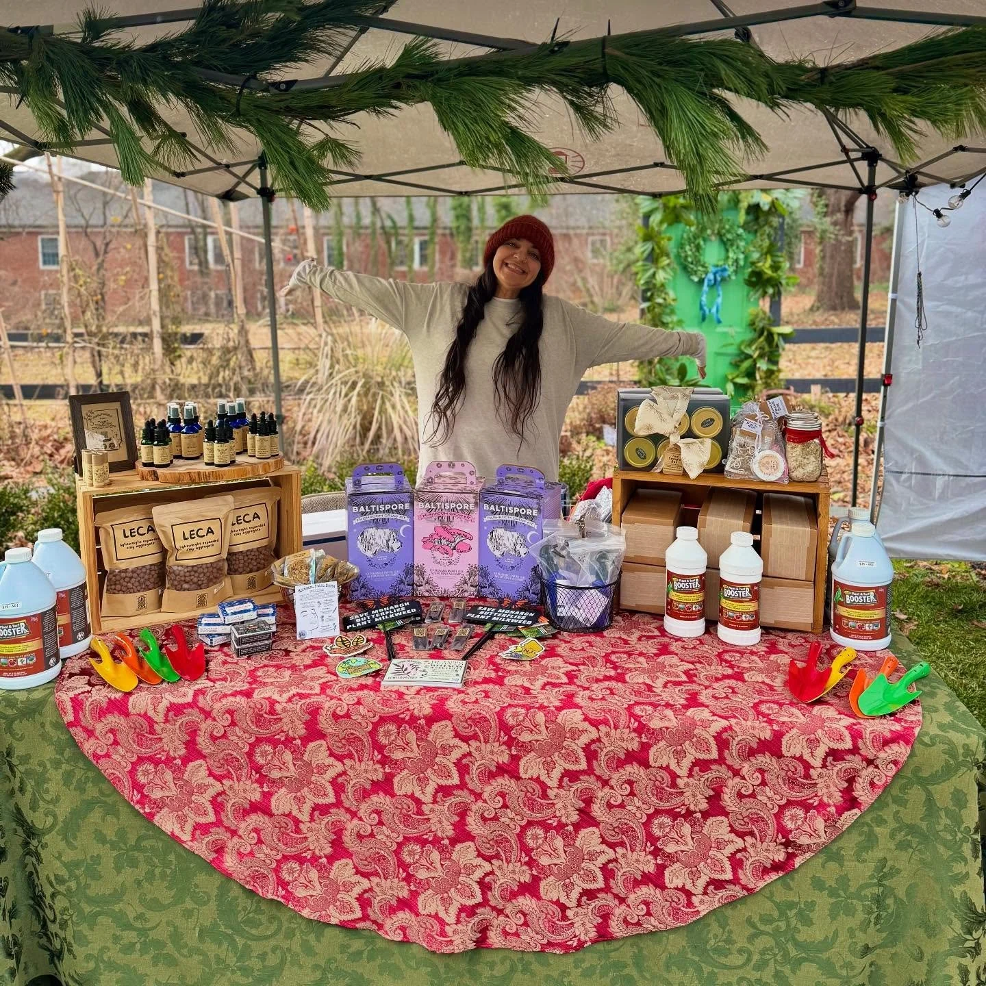 Attention Moorestownians!!! Stop by TODAY 12/6 to see @thymetravelersconservatory at The Christmas Village in @tonifarmersgarden backyard!!! Discounted booster available for presents!!! @thegreendoor_tonifarmersgarden