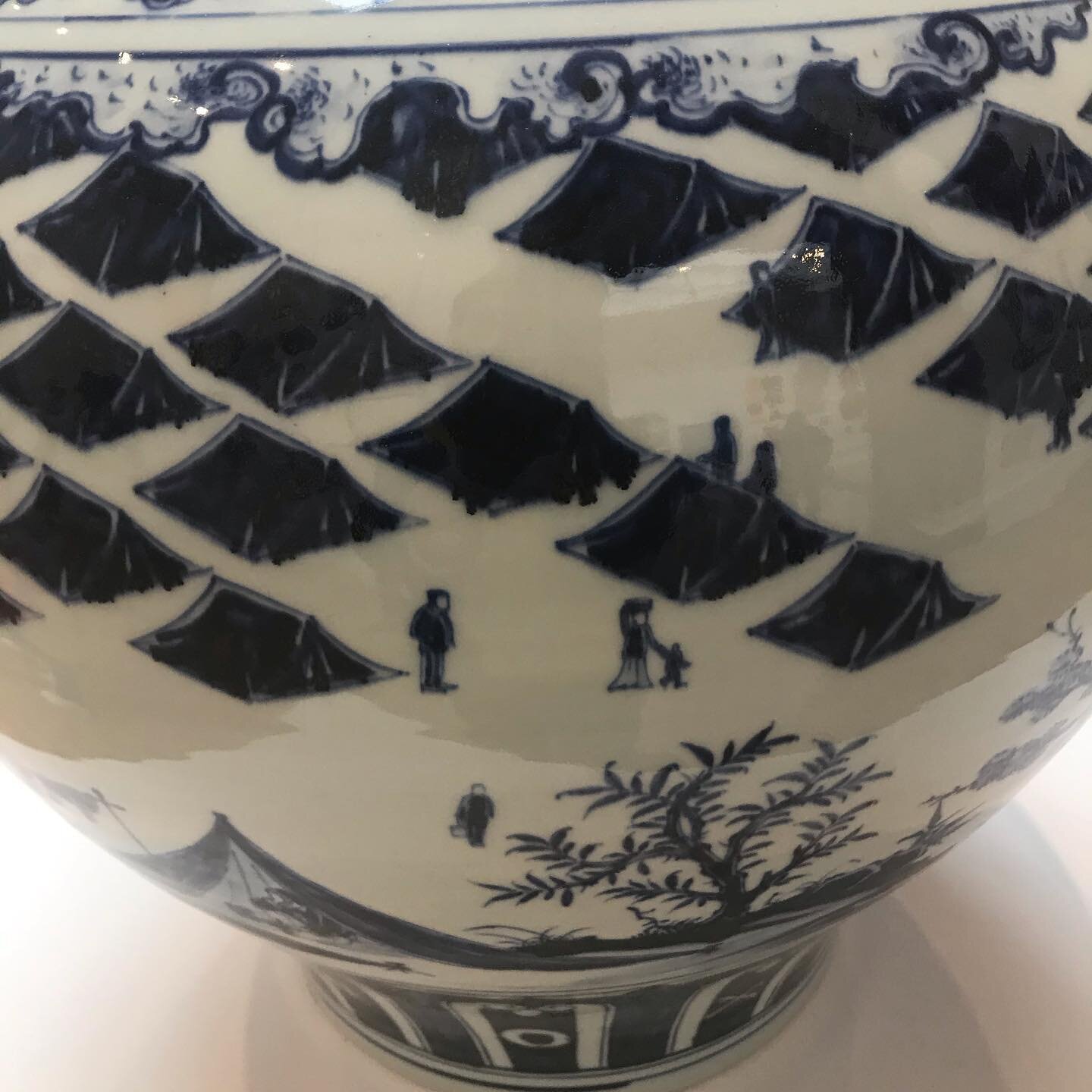 Spot the political message #mingvase #china @aiweiwei_studio @royalacademyarts