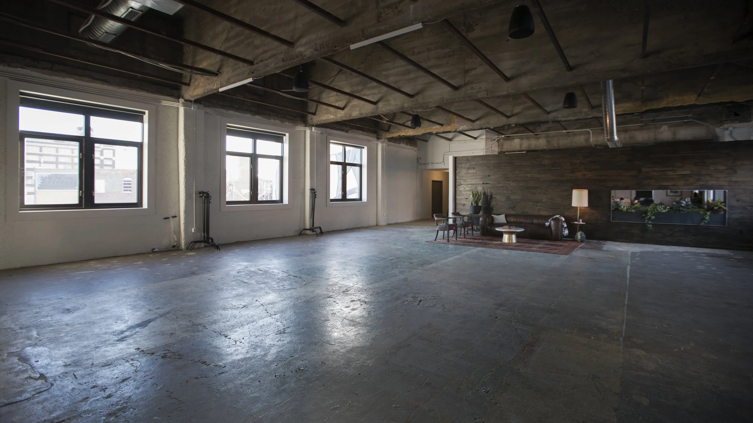 awstudio_studio_0168.jpg