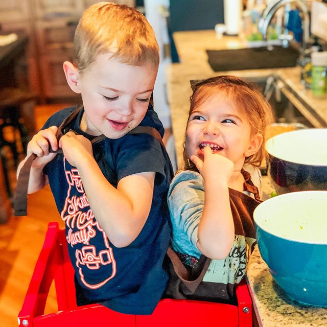 Getting updates like this from home help my mama-heart that&rsquo;s still back with these babies even though it&rsquo;s physically across the country 💙
⠀
My husband is rolling solo with our four year old, two year old + eight month old 😳 He&rsquo;s