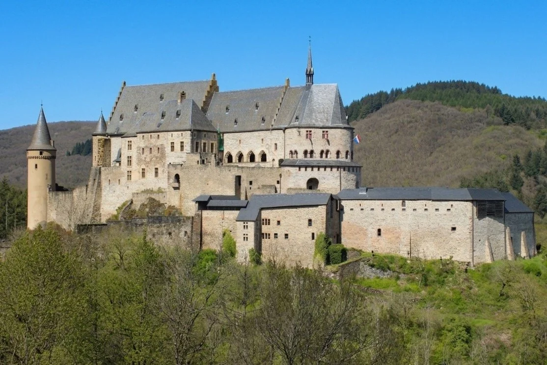 Dots-on-Maps-Vianden-Castle-Luxembourg.jpeg