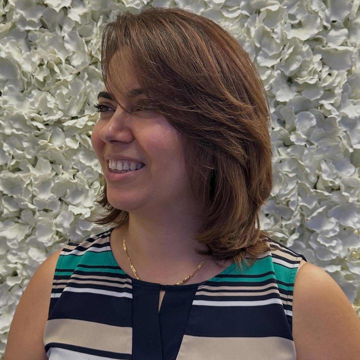 New fall look, fresh cut and colour 
#falllook #haircolorforwomen #haircutforfall #downtowntorontosalon