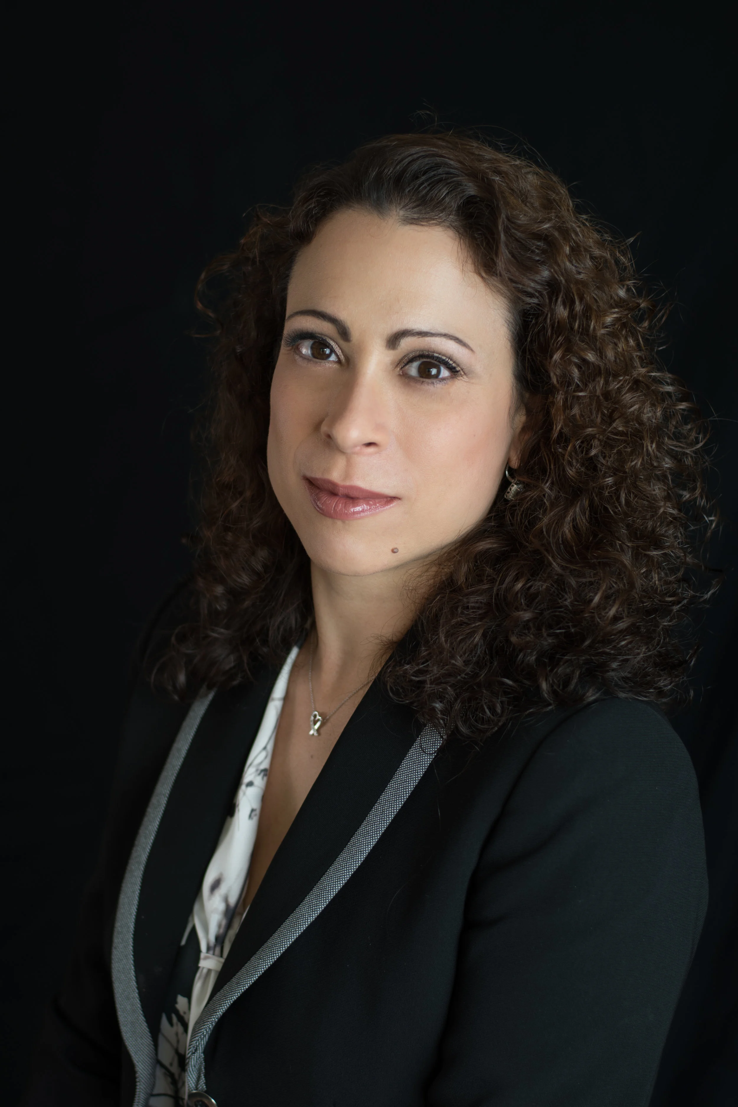DanaFlynn-FinalHeadshots-5.jpg