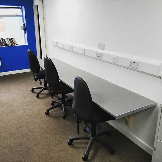 A rather productive weekend. 3 new countertops and a sink installed in the space to replace some of our older desks and provide worktop space in the new section of the #hackspace