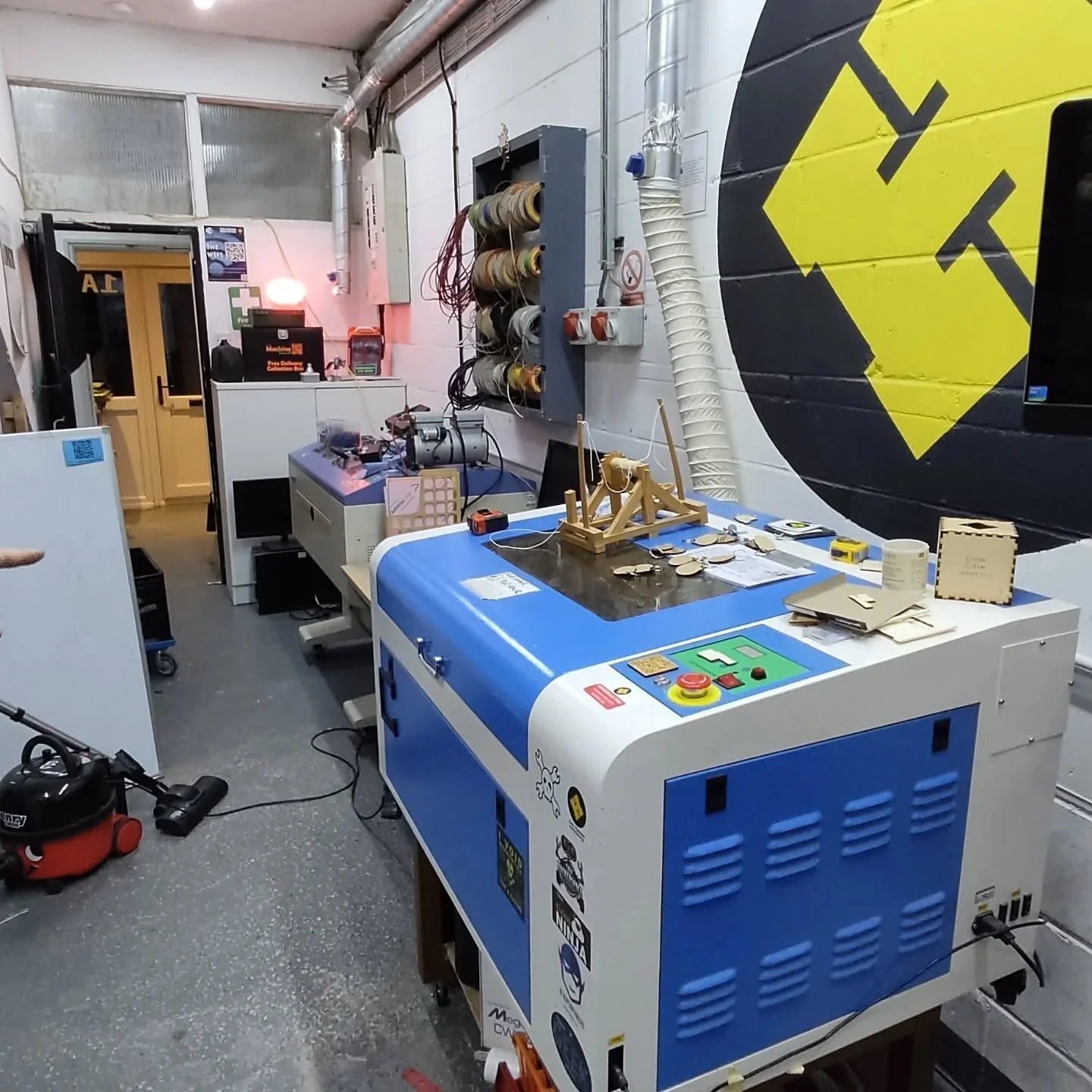 Day one of our tidy-up weekend has seen great inroads into organising and clearing the space. Lots more to do, but a great job done by our volunteers today!

#hackspace #hackerspace #makerspace #volunteering #diy #Cheltenham #tidyup #organisation