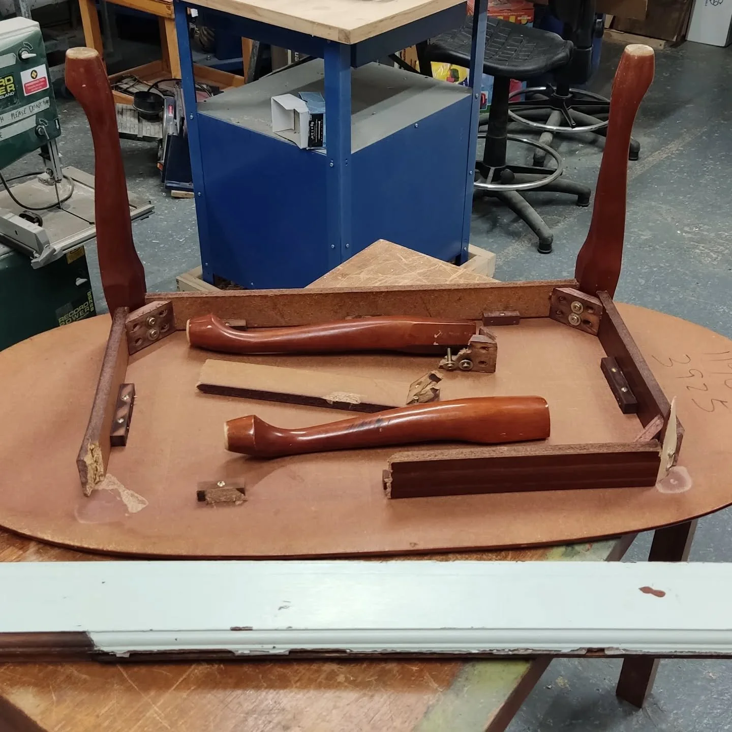 Last week one of our members took a broken coffee table and made a new base from their neighbour's old front door. Lovely timber that would have otherwise gone to landfill.

#hackspace #hackerspace #makerspace #Cheltenham #reuse #reclaim #reclaimed #