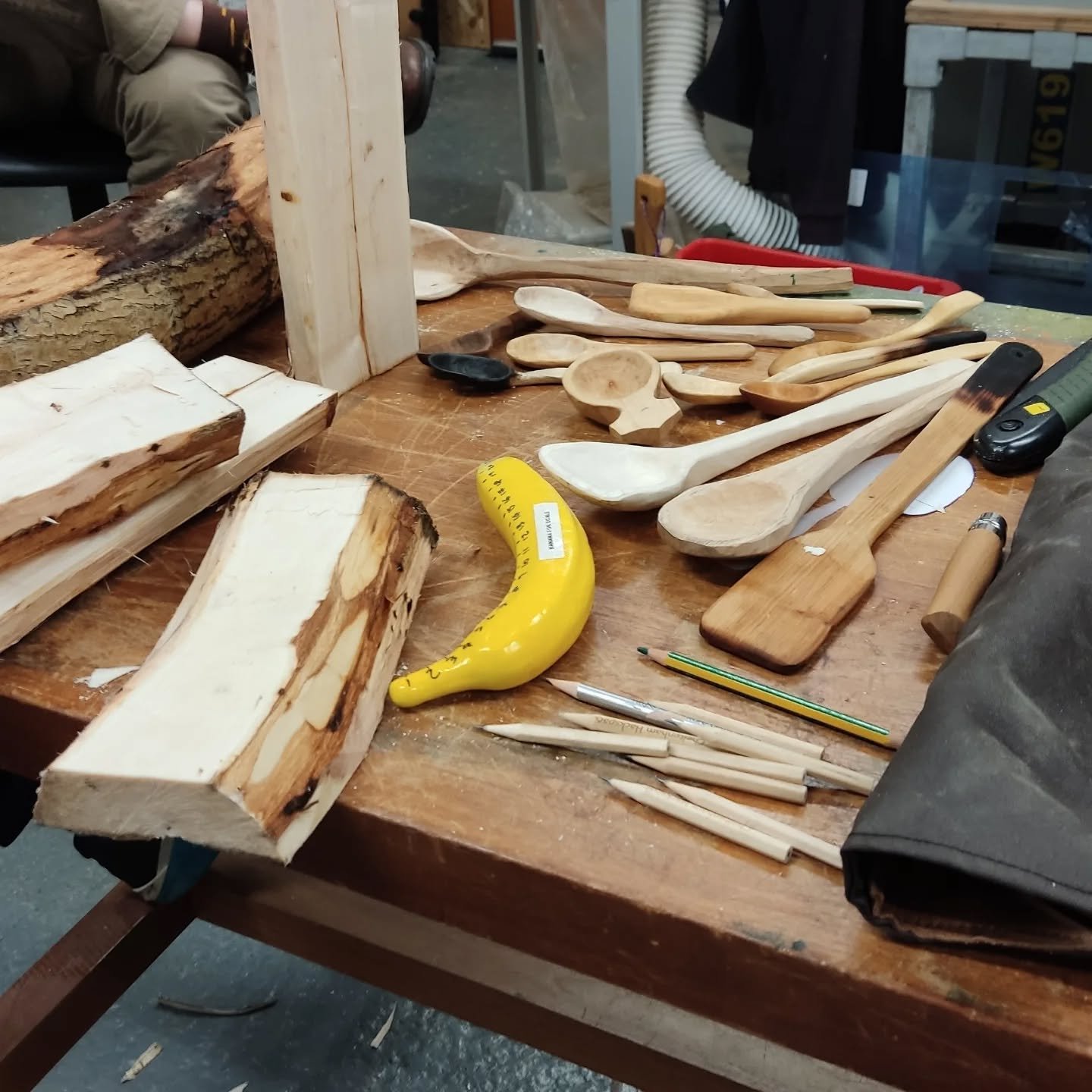 Last night one of our members ran part 1 of a spoon carving workshop, using locally sourced green wood. We learnt proper knife technique and started carving our spoons to rough shape. Next week, we'll continue with carving out the bowl part.

A great