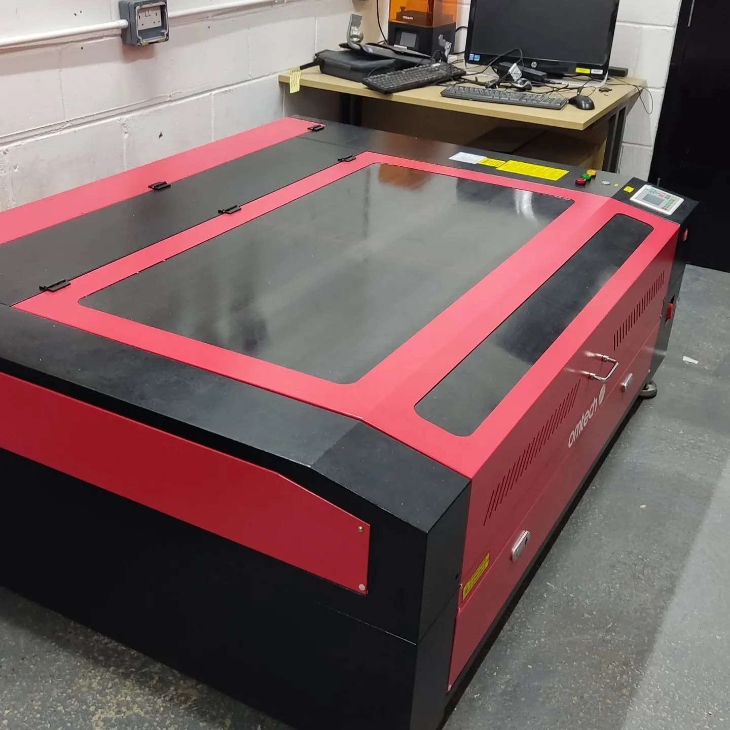 Our new laser cutter is a major upgrade from our previous unit. This one is triple the size, triple the power, and has way more advanced features. A huge thanks to everyone who contributed to our fundraiser, and to the team of volunteers who turned u