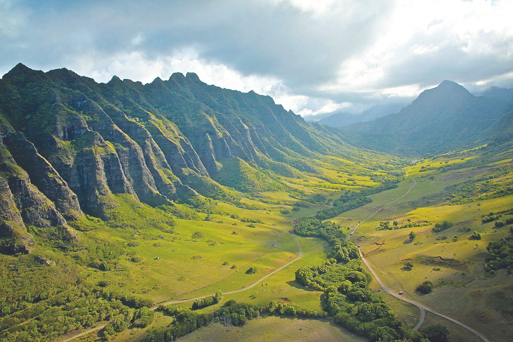 Kualoa_Valley- PolyAd.1125.jpg
