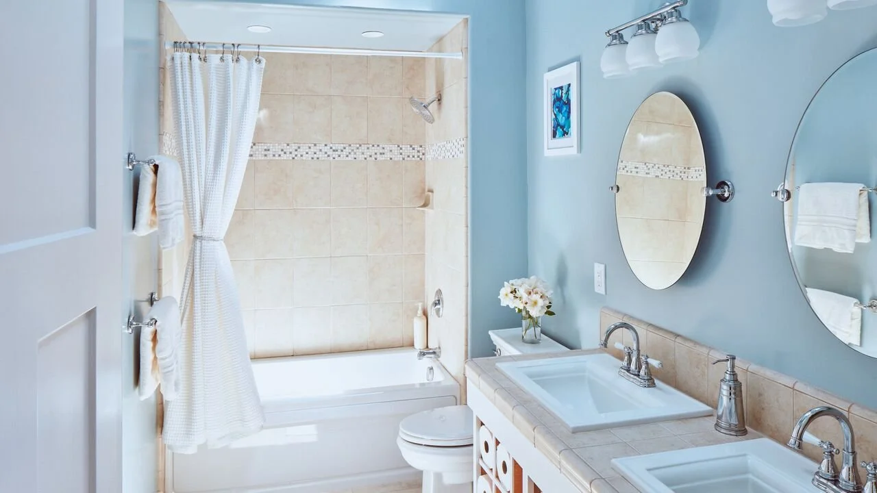 Cottage - bathroom.jpeg - Valette.10.25.jpeg