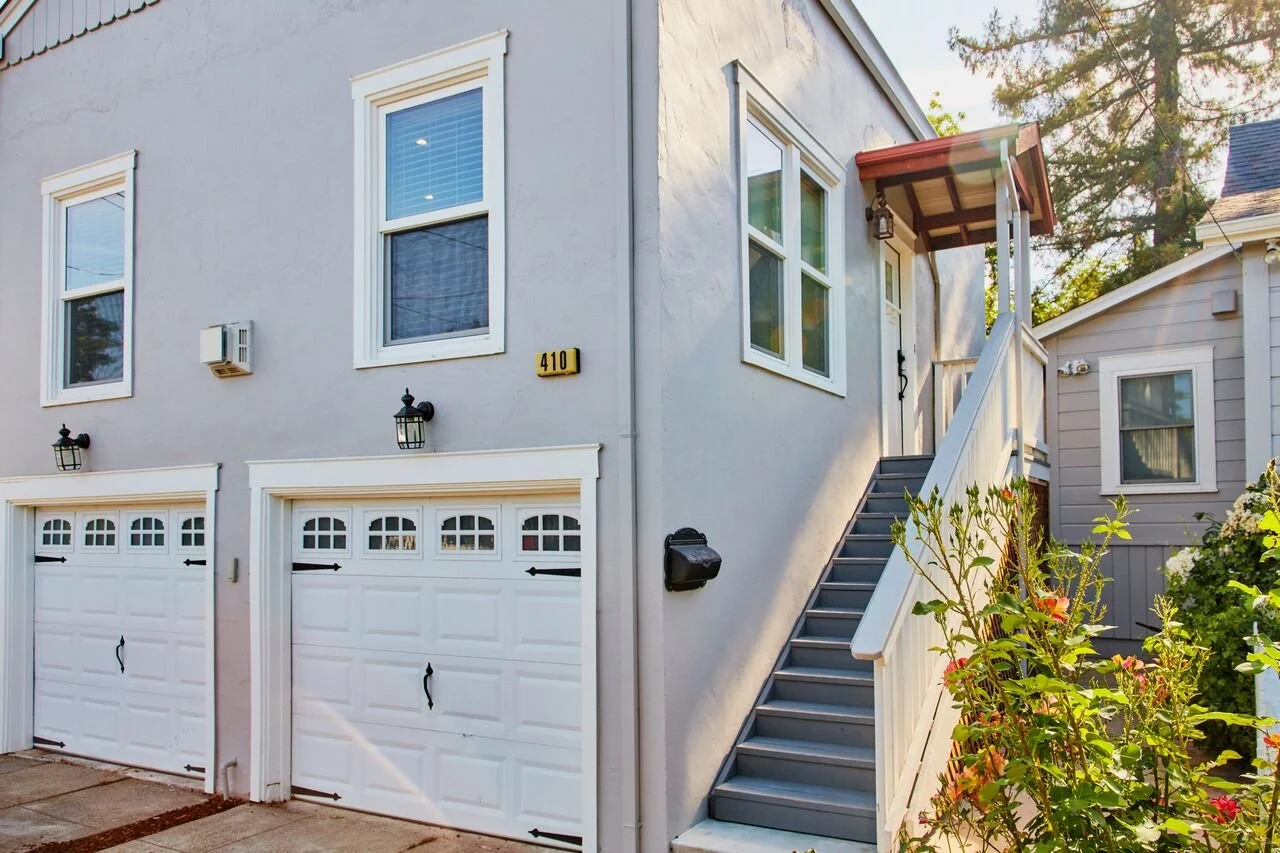 Cottage - entrance.jpeg - Valette.10.25.jpeg