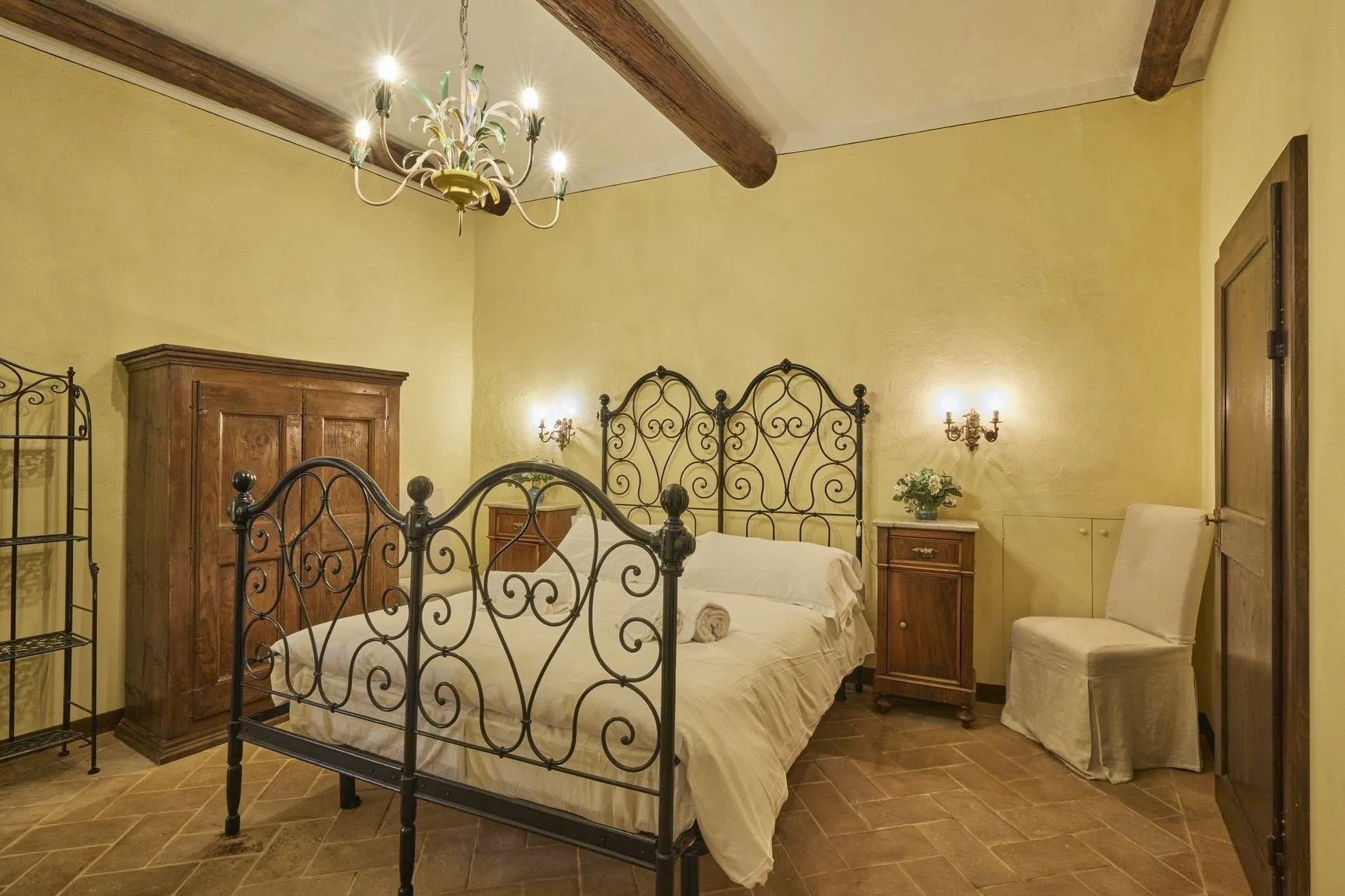 Apt Bedroom HTT.jpg