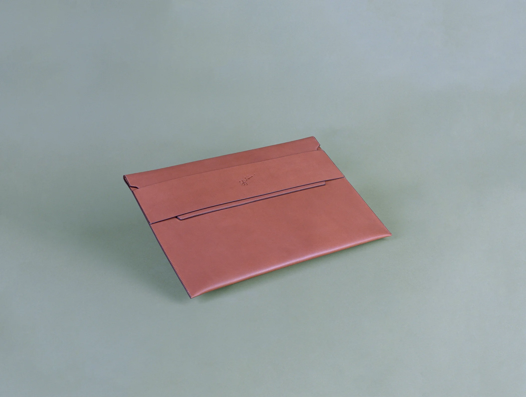 SmallerLaptopFixedFront.jpg