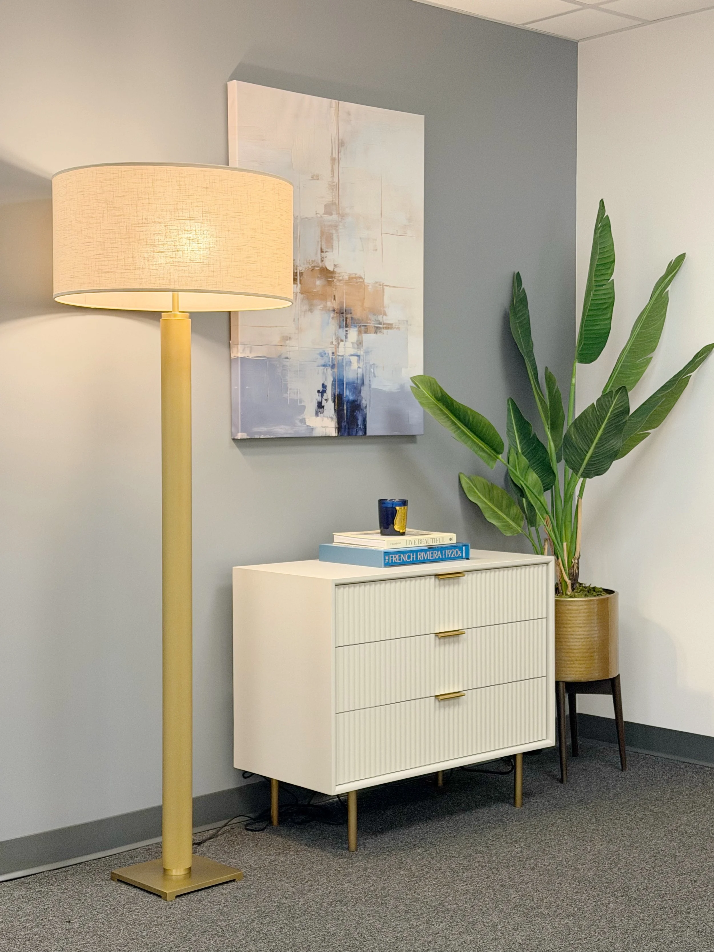 520 Waiting Room Pic 2.JPG