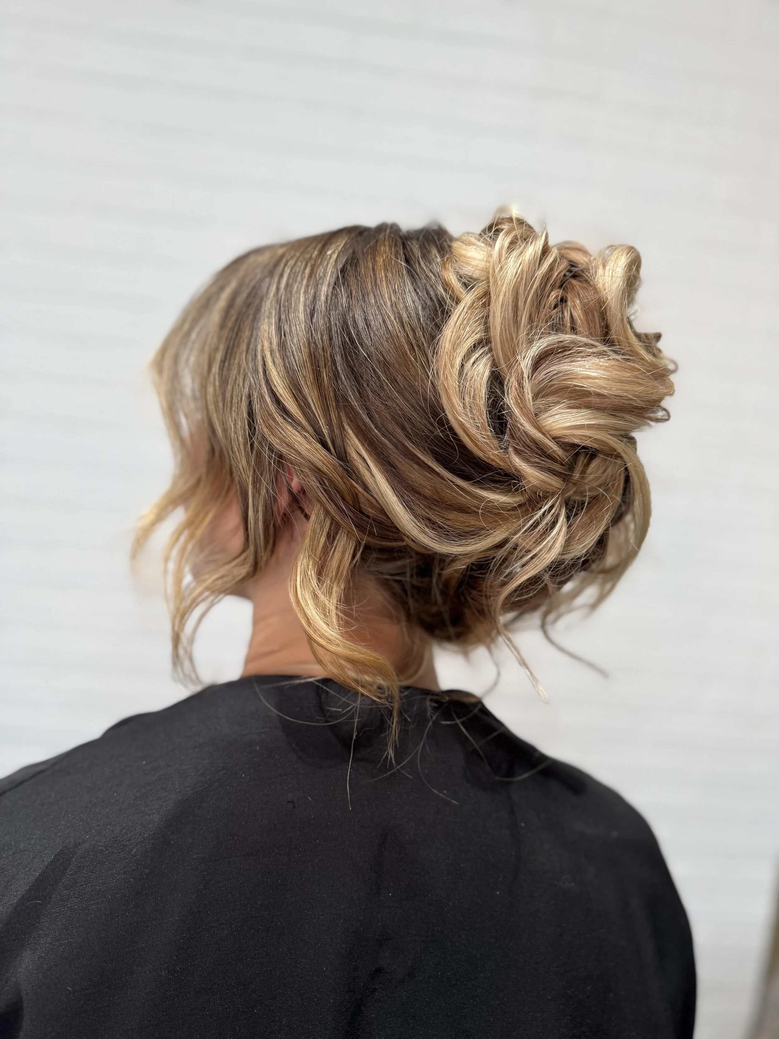 Blonde updo.jpg