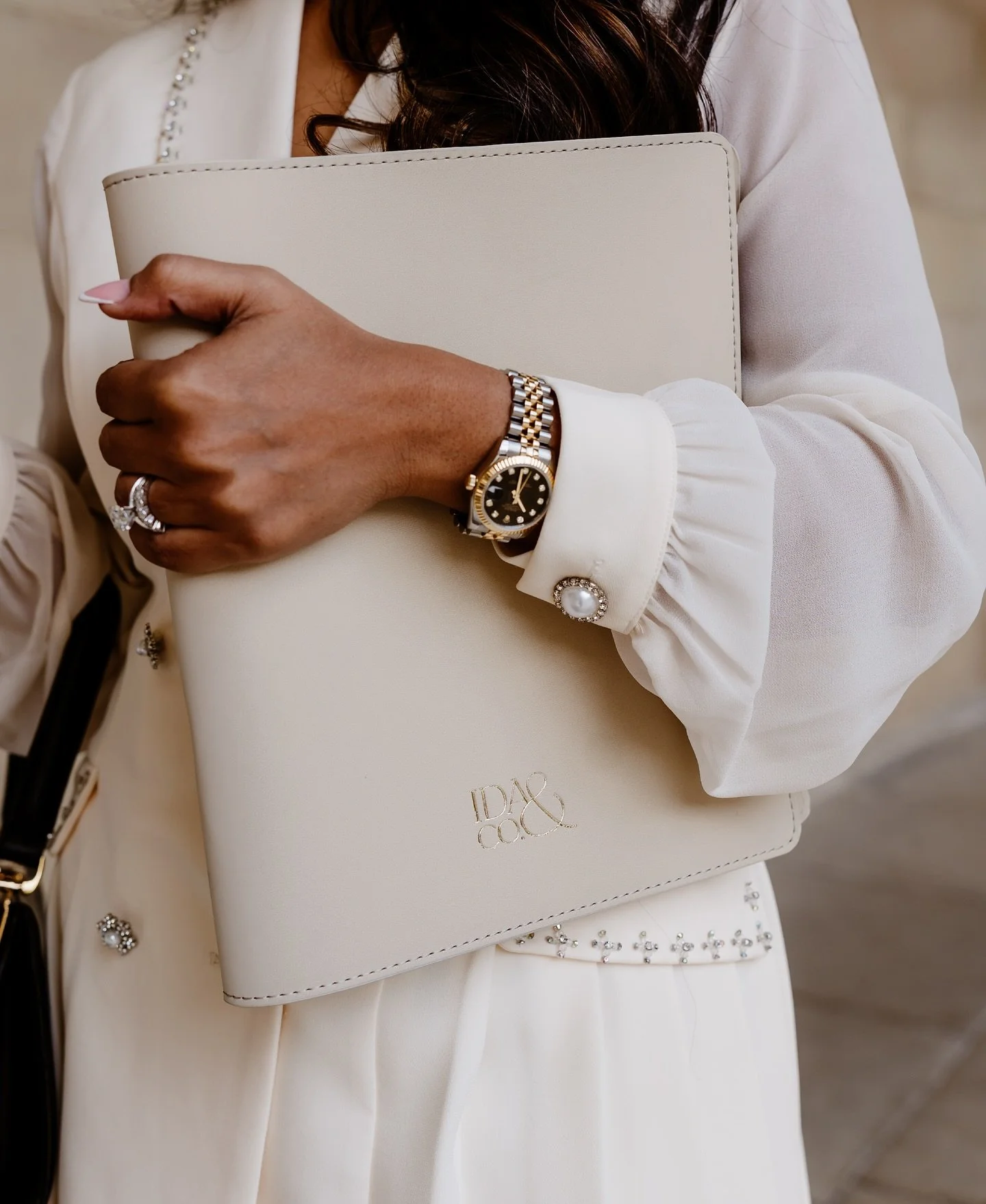 1/3 BRAND REVEAL - @idaandco_ 

We&rsquo;re so excited to finally start revealing the brand identity for Ida &amp; Co., a high-end stationery brand designed for the busy, stylish, everyday woman.⁠

We worked closely with founder Jess to bring her vis