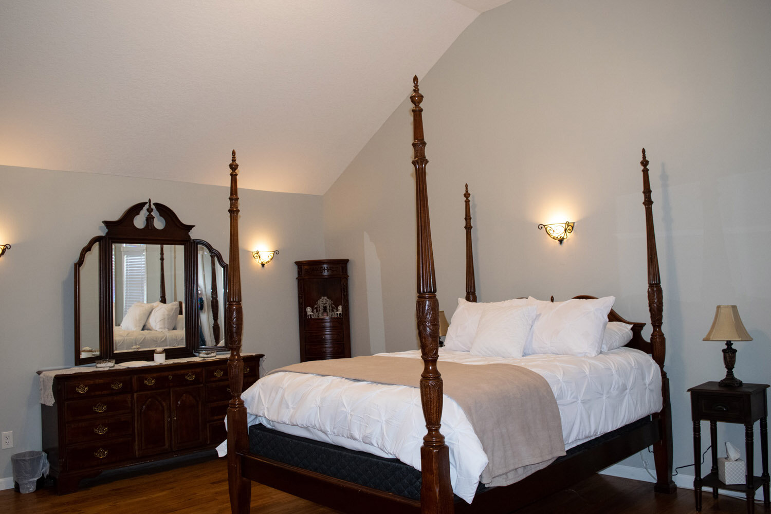 Ravishing House Bedroom - Bed and Breakfast on the Oregon California Trails.jpg