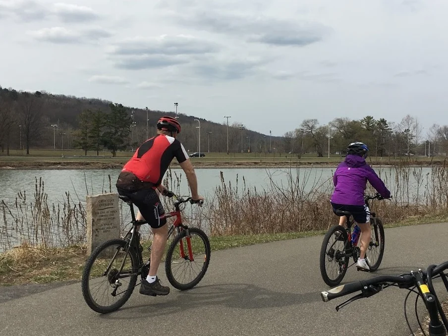 bikes+on+trail+1.jpg
