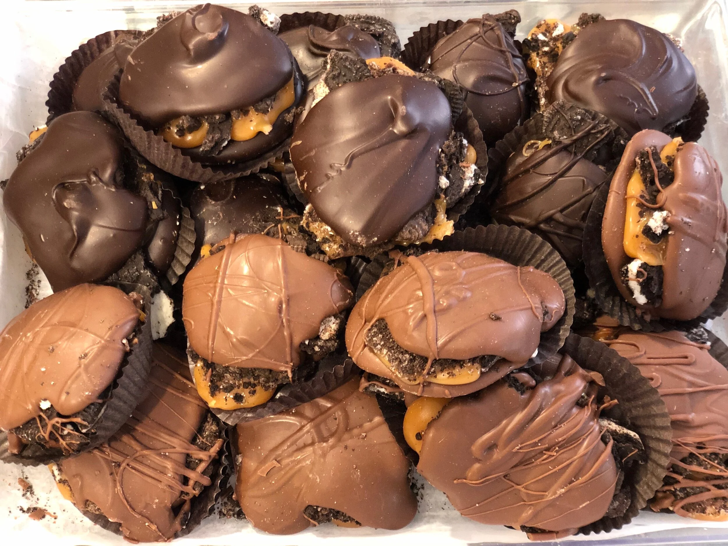 Milk or Dark Chocolate Caramel Oreo Turtles 