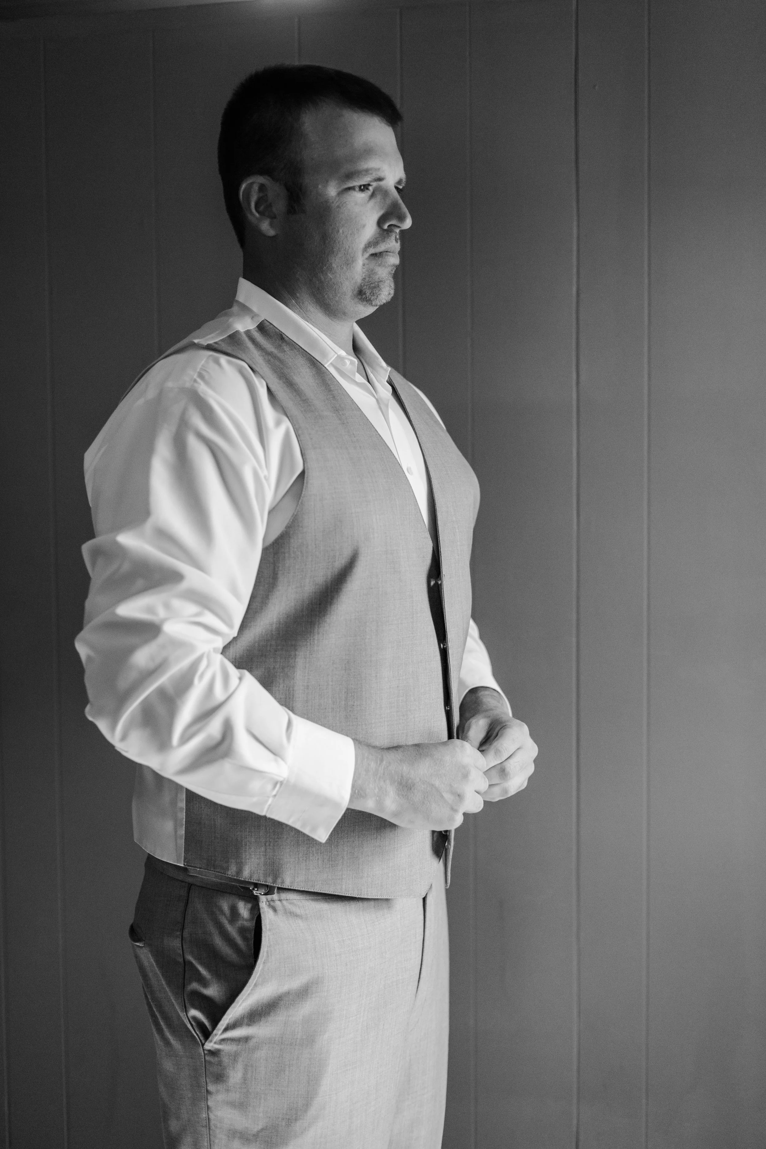 GettingReady_1980EventSpace_PaulKylie-130.jpg