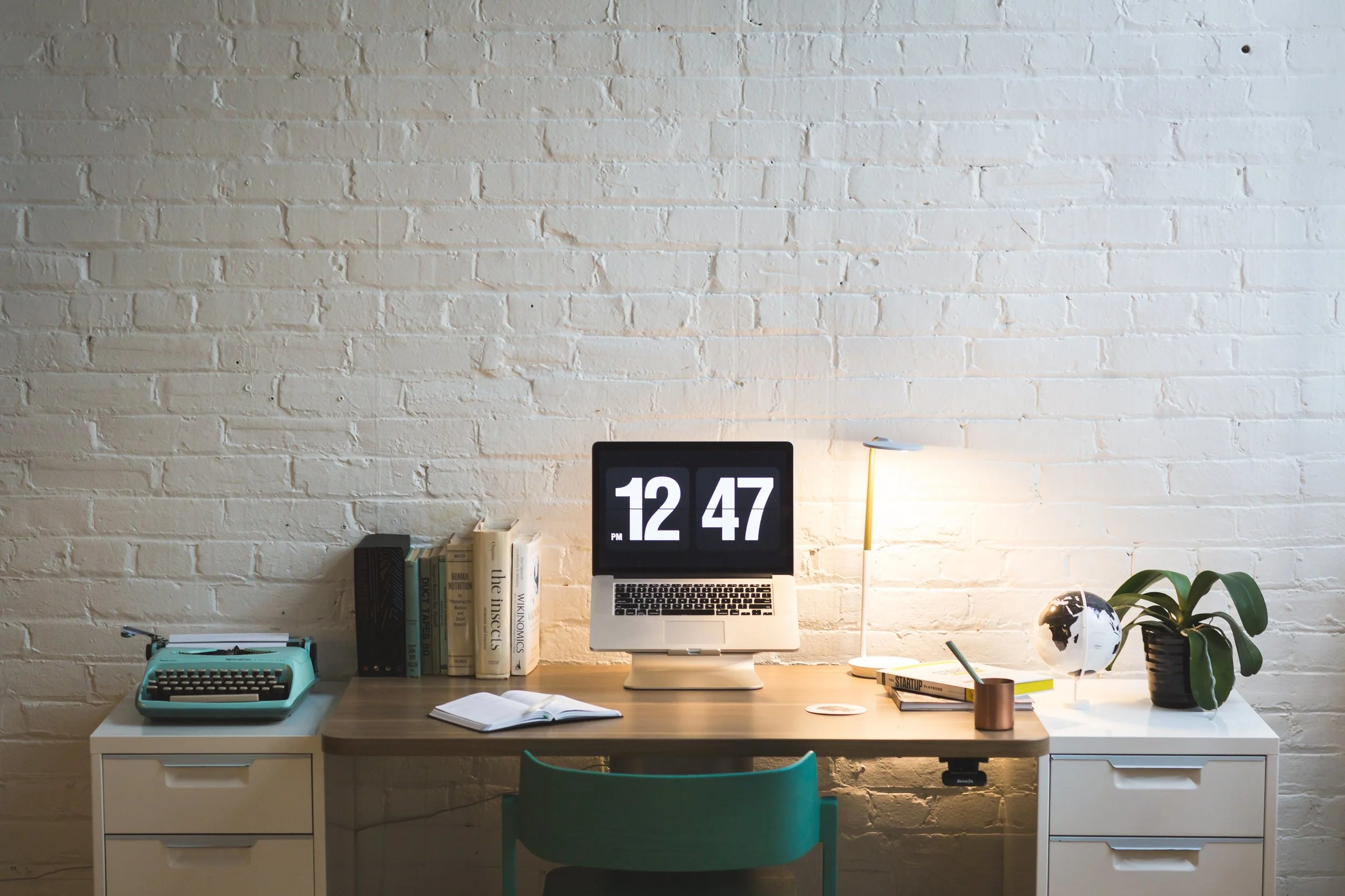 organized-workspace_4460x4460.jpg