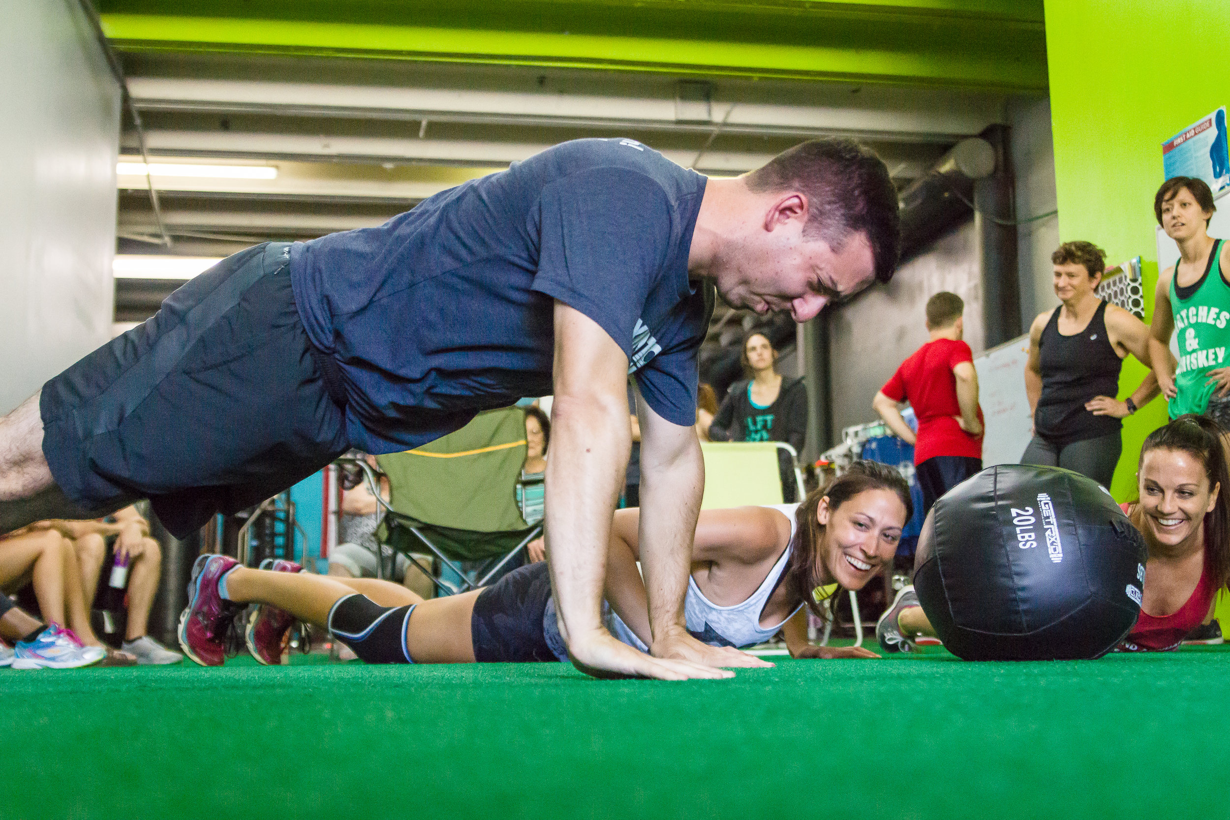 Crossfit competition plank holds