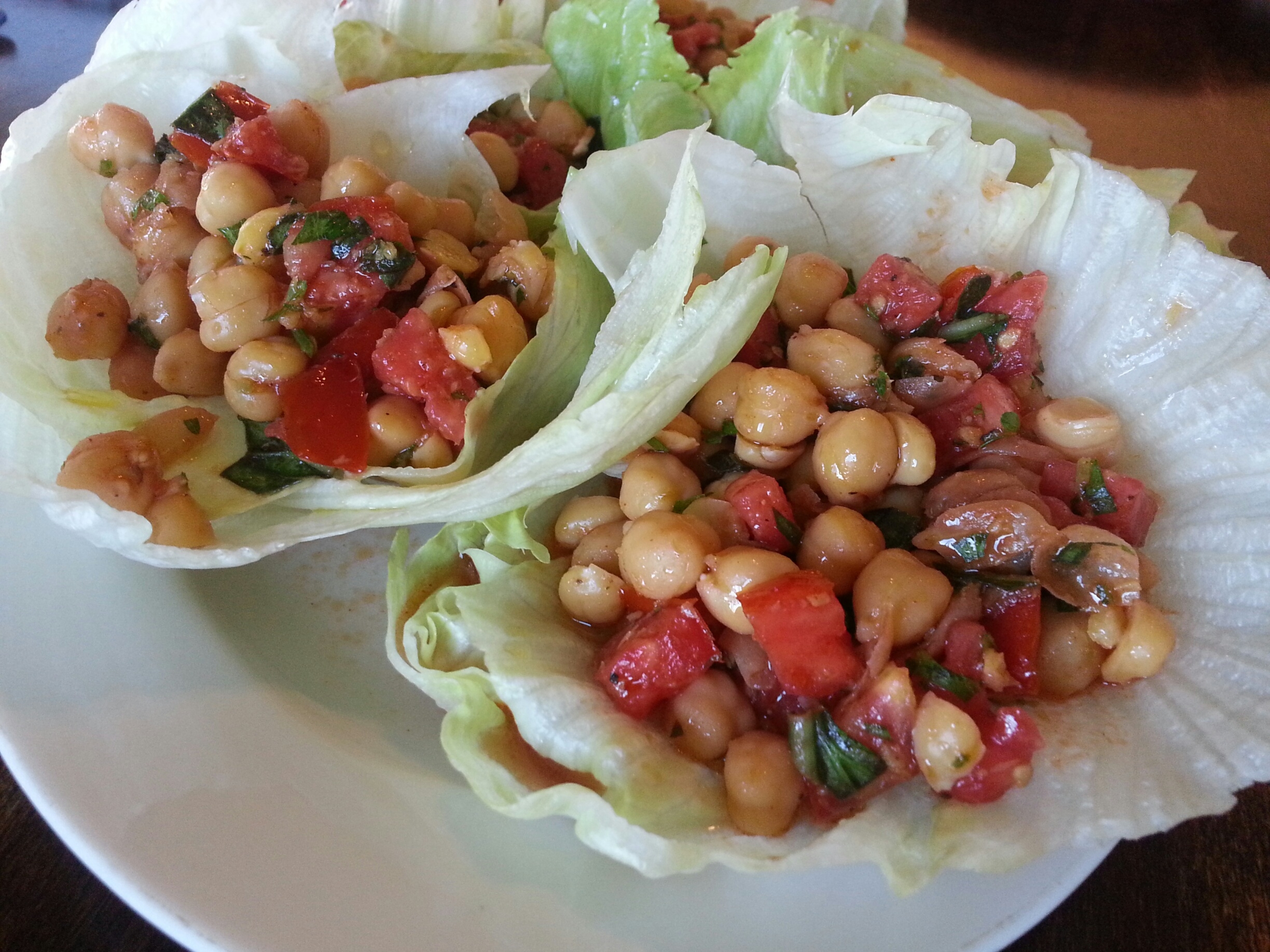 Chickpea Salad Bowls 