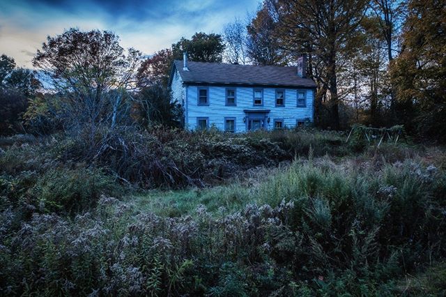 Abandoned house on International Drive in the town of Newburgh.  #haunted #house #abandoned #creepy #ghosts