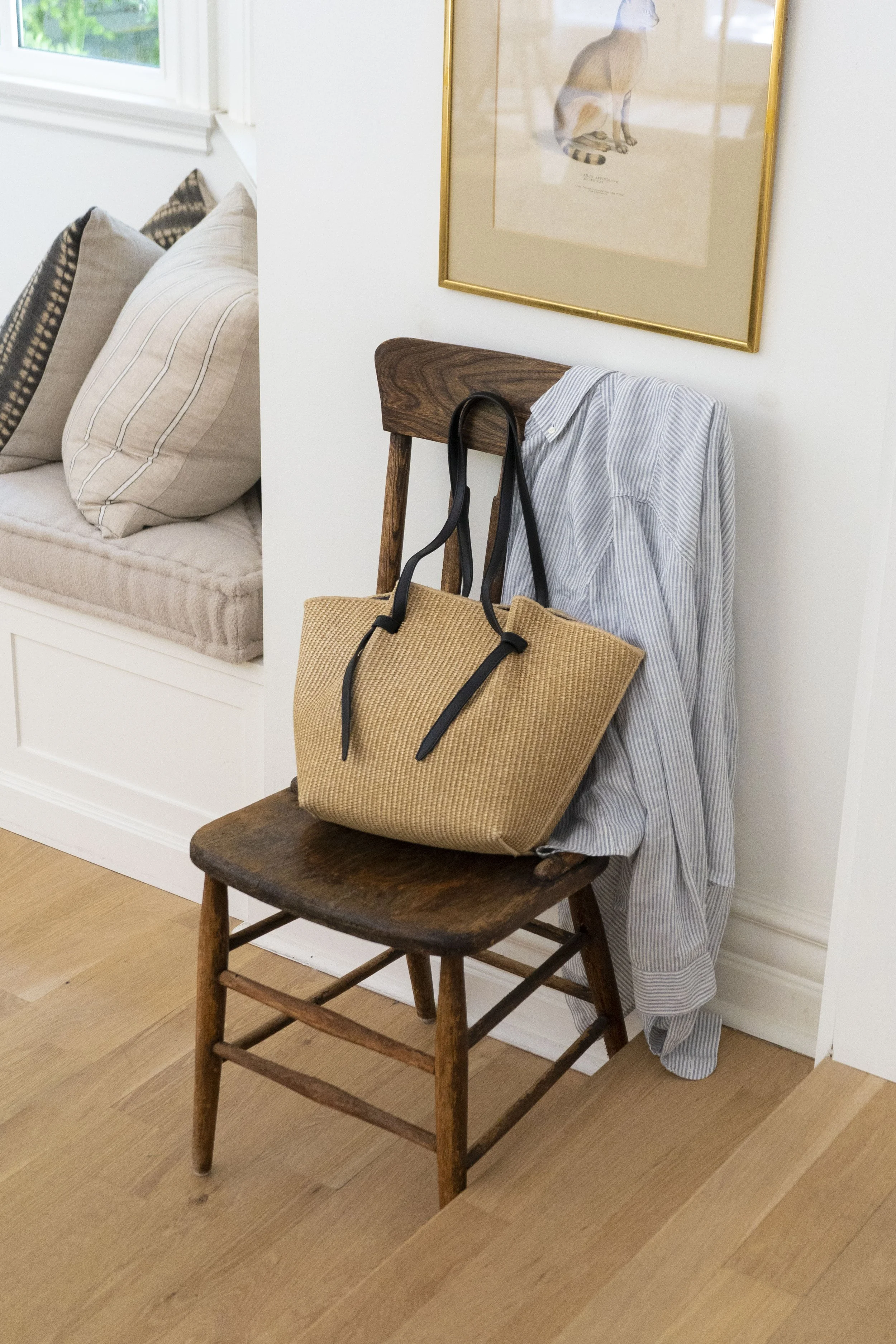 BRY08234_StrawTotes_BlueCompact_ClawClip.JPG