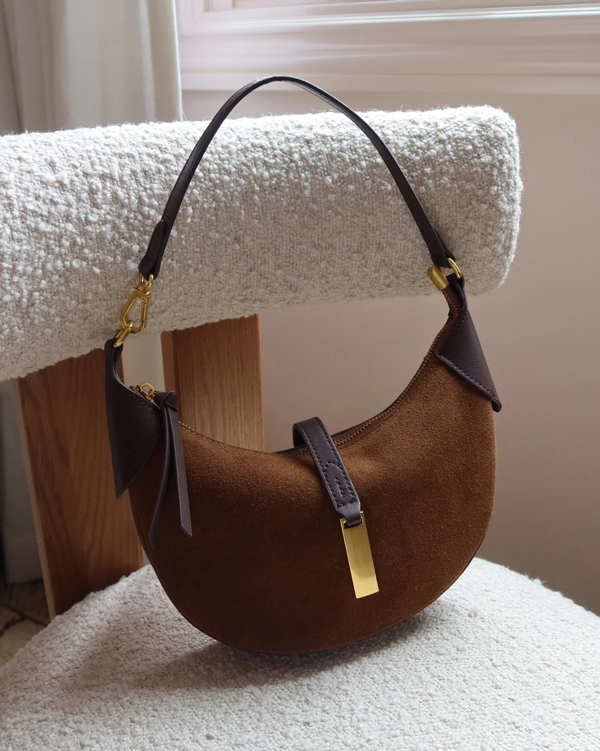 vintage-cowhide-crescent-bag-accessories-379745 (1).png